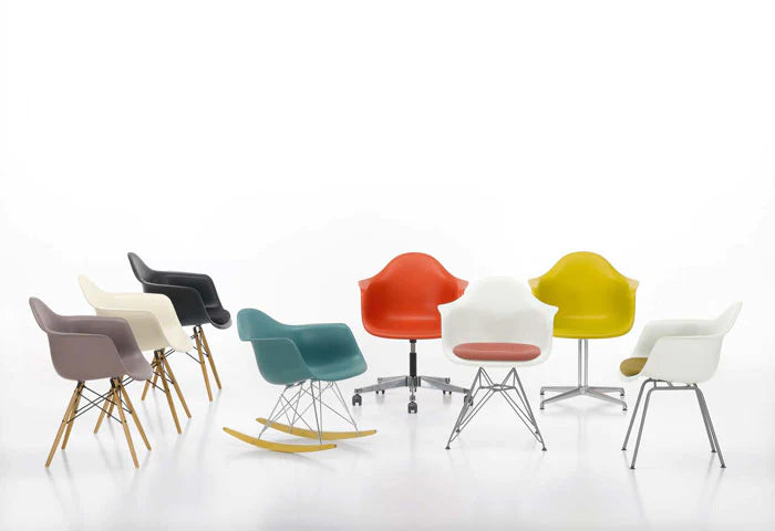 Eames: Plastic