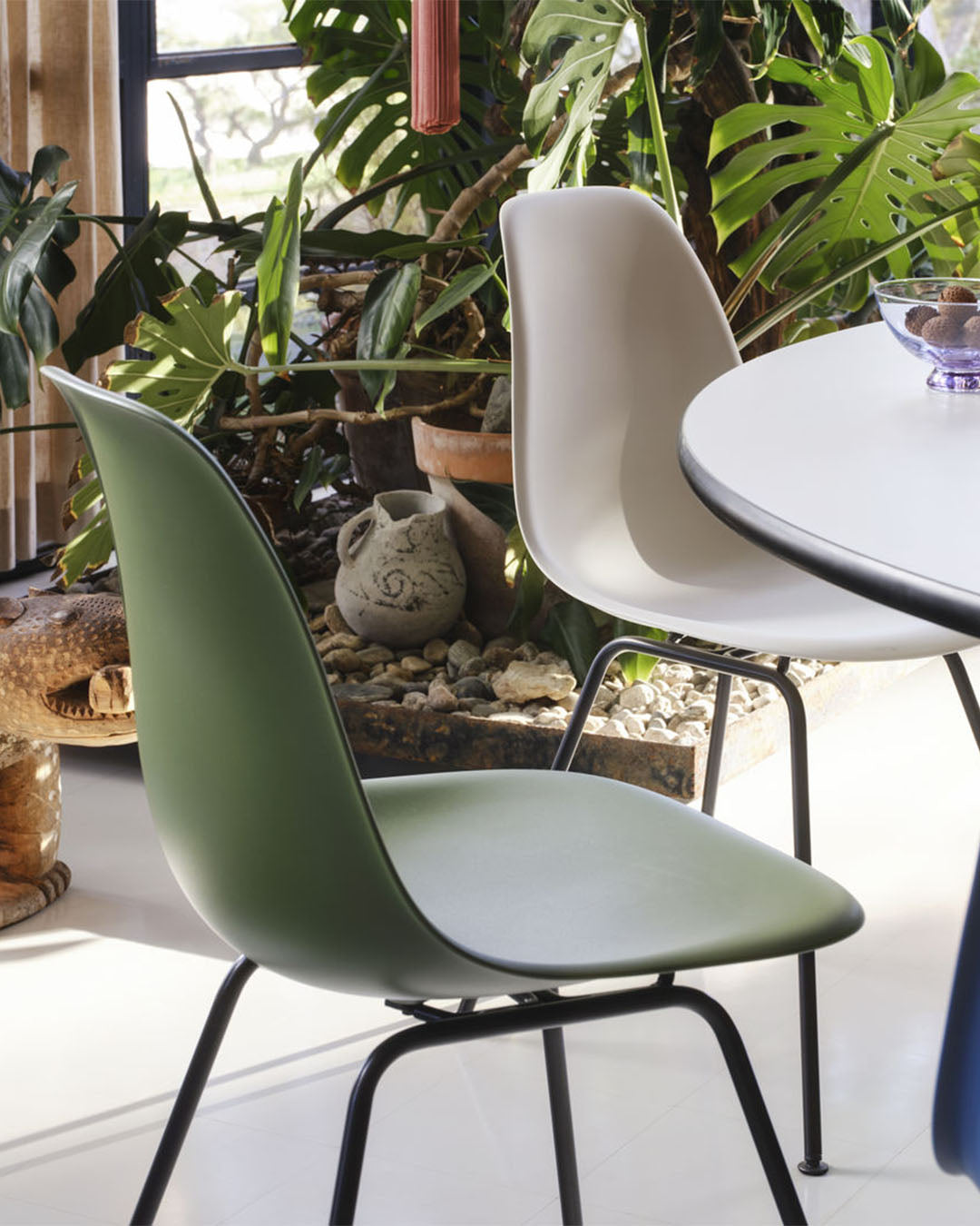 Promoție Vitra Eames Plastic Chair