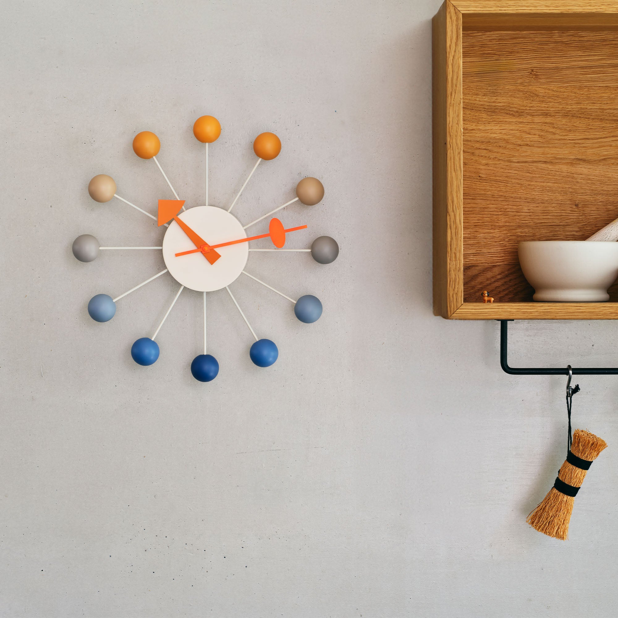 Ball Clock Sunrise ediție limitată, ceas de perete