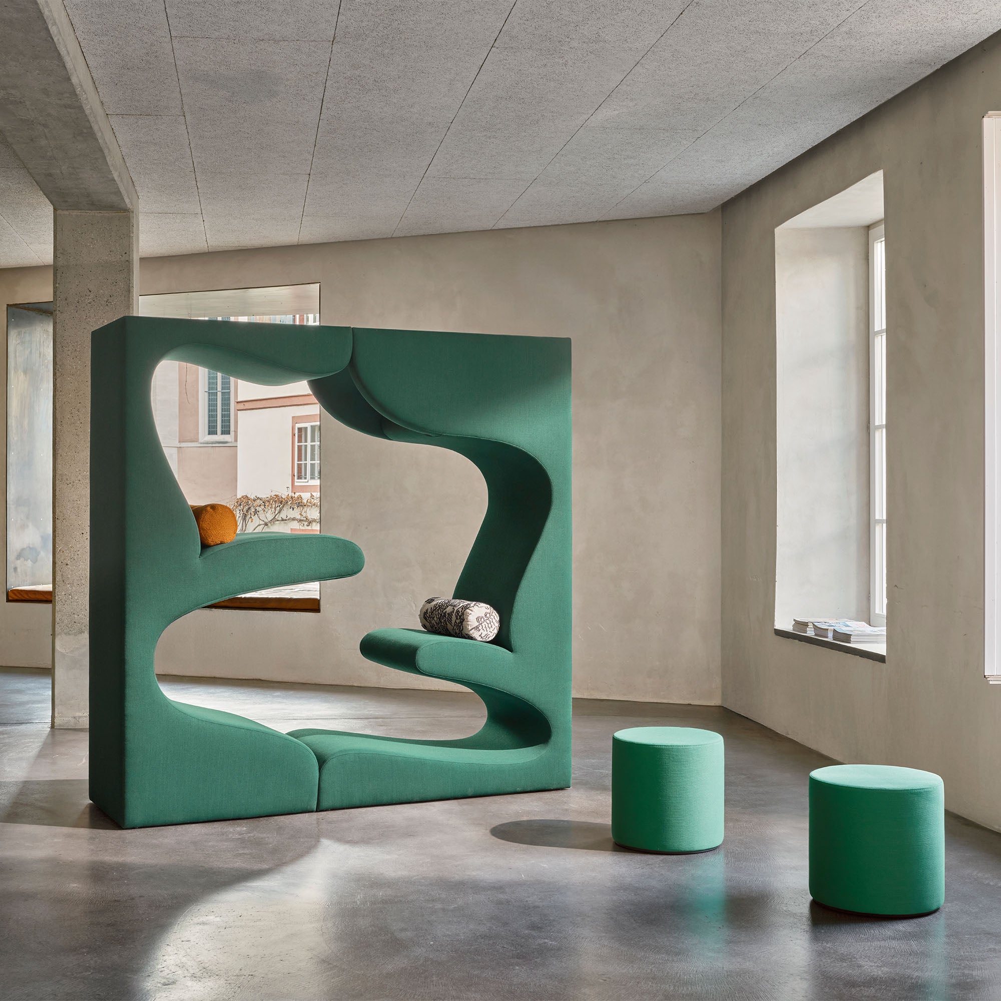 Living Tower, canapea