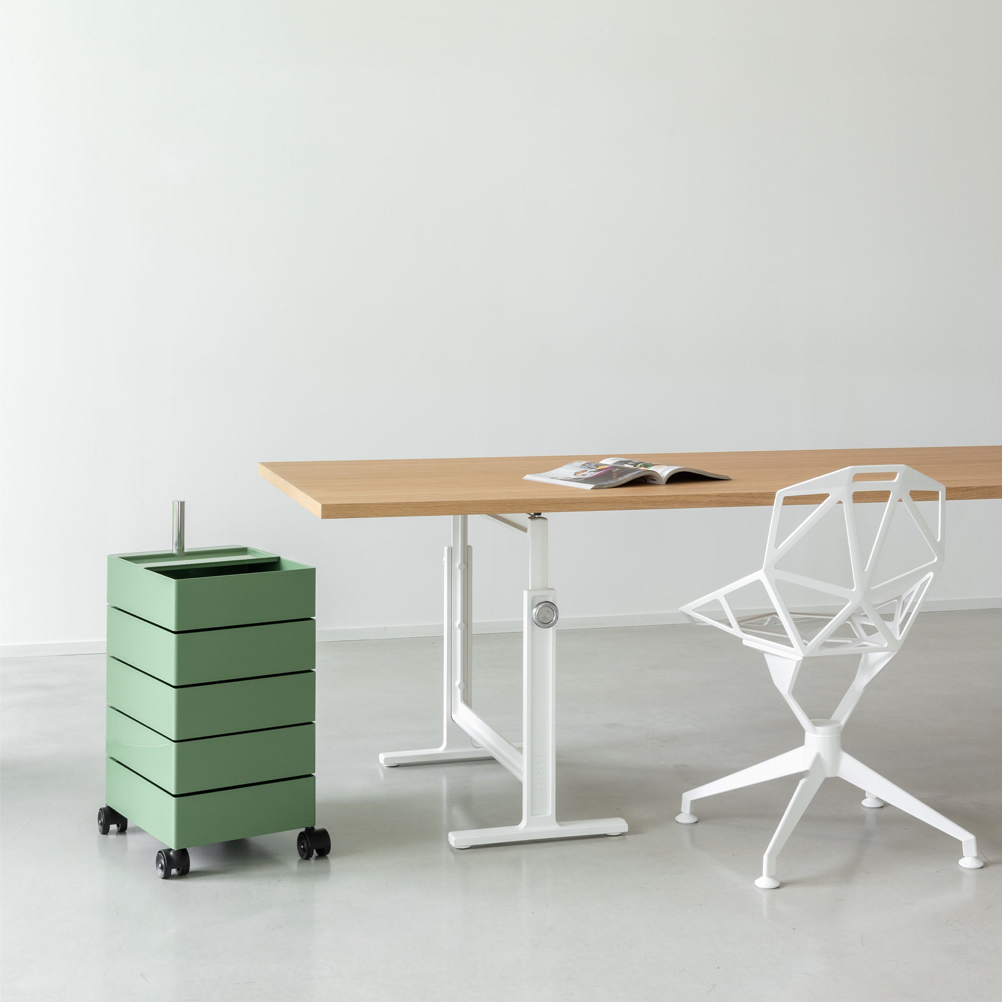 Brut Table, masă cu înălțime ajustabilă 280x95 cm