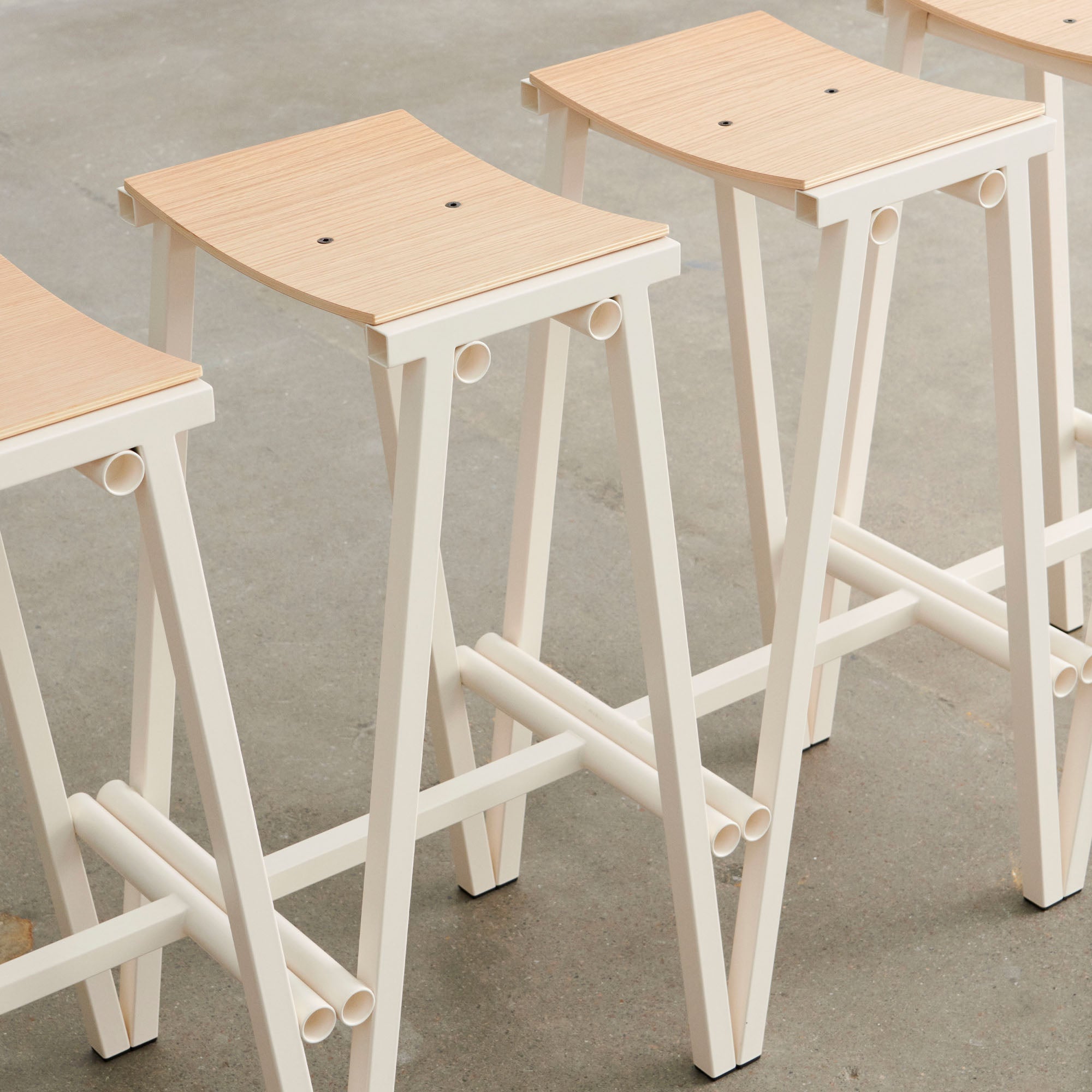 8 bar stool, scaun de bar 75 cm