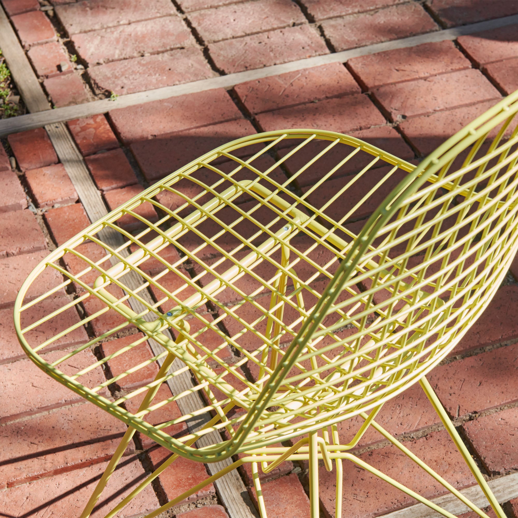 Eames Wire DKR scaun
