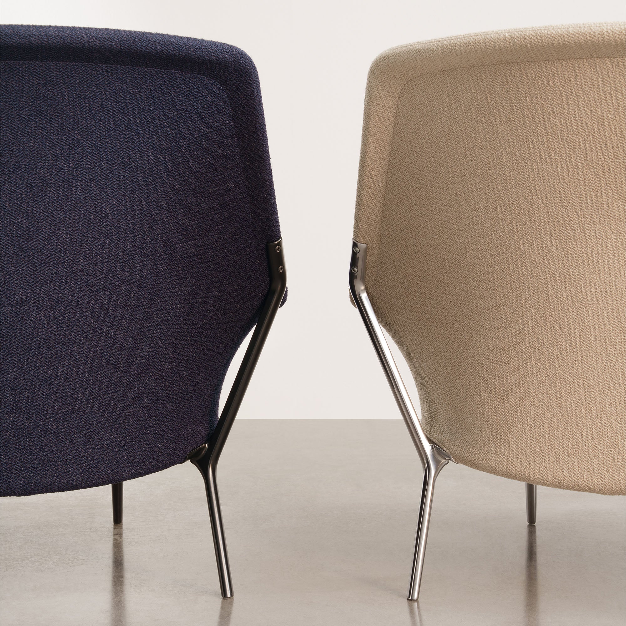 Slow Chair, fotoliu cu otoman bază satinată