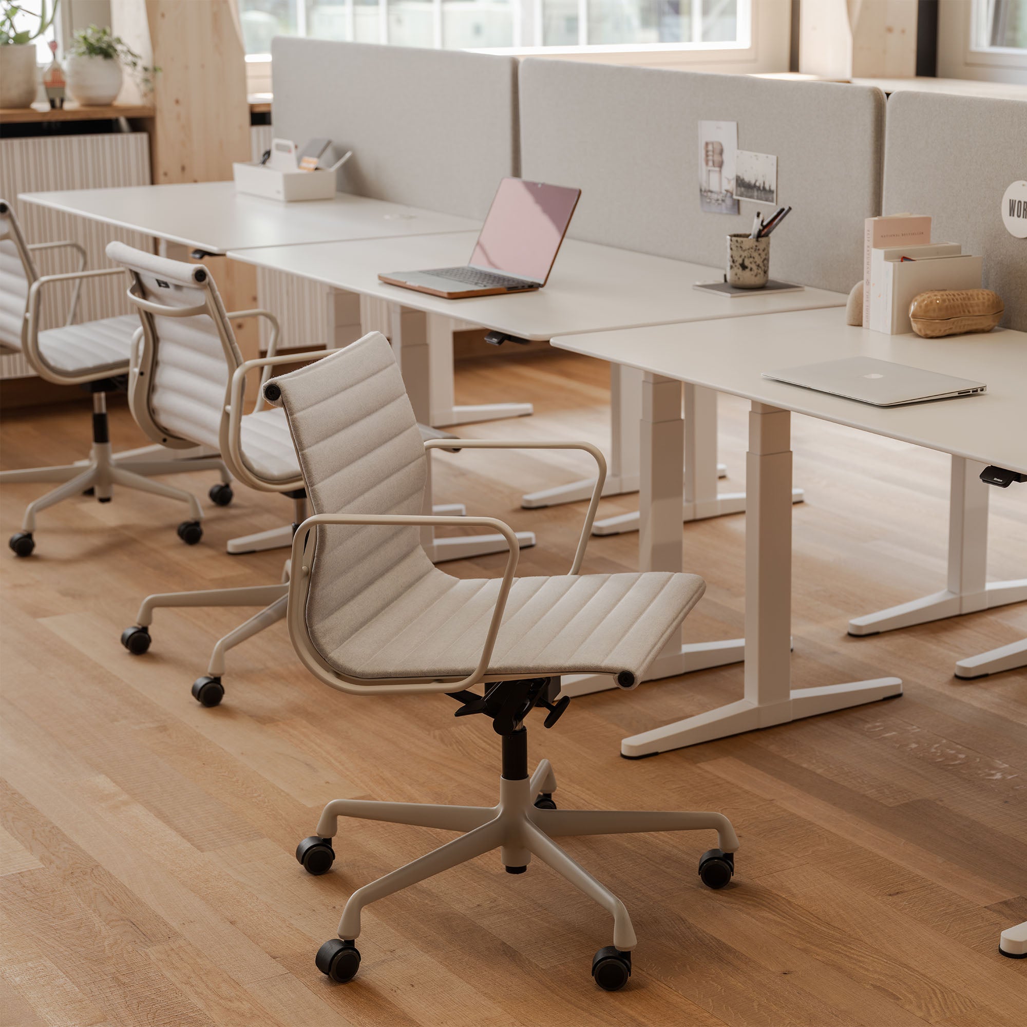 Aluminium EA 117 scaun de birou