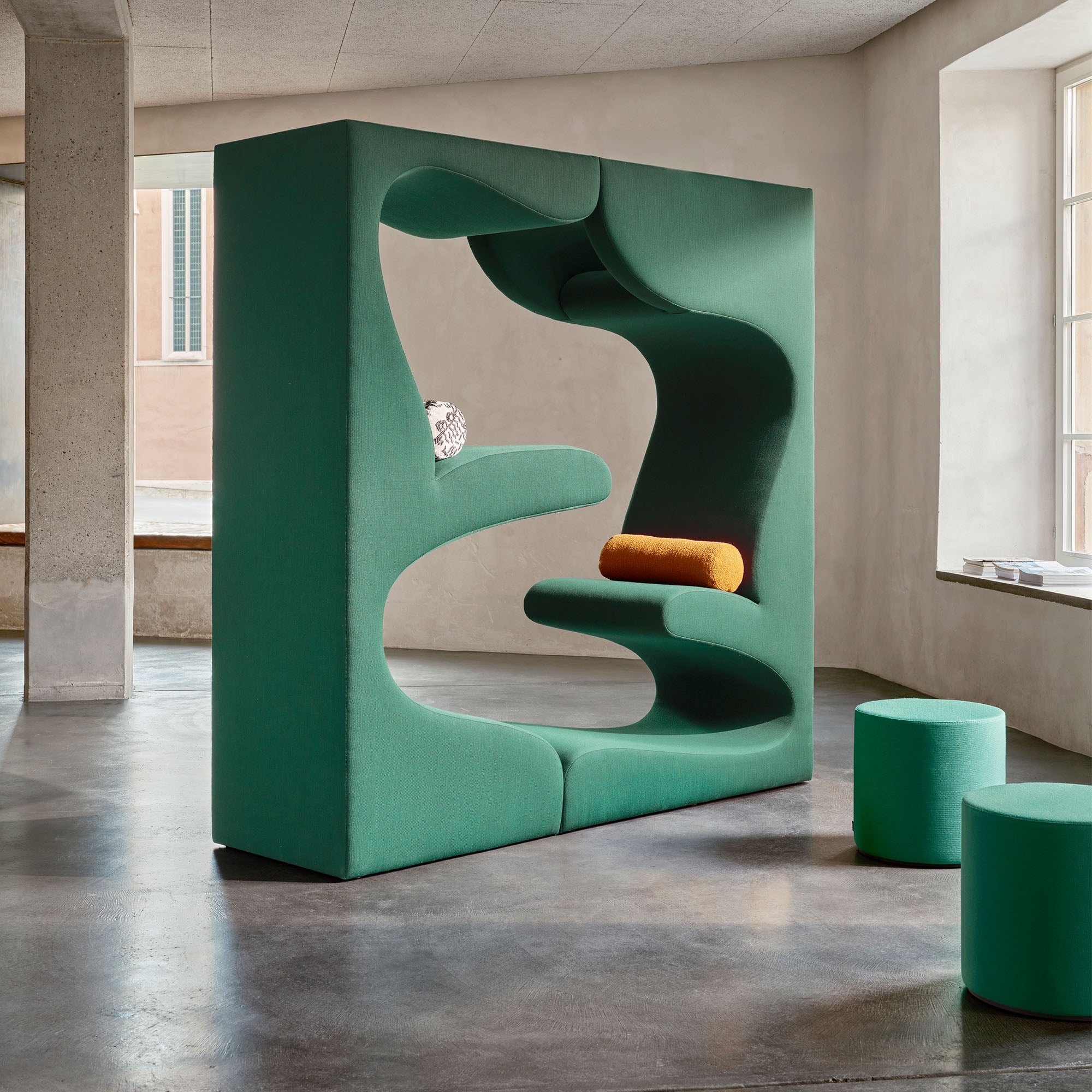Living Tower, canapea