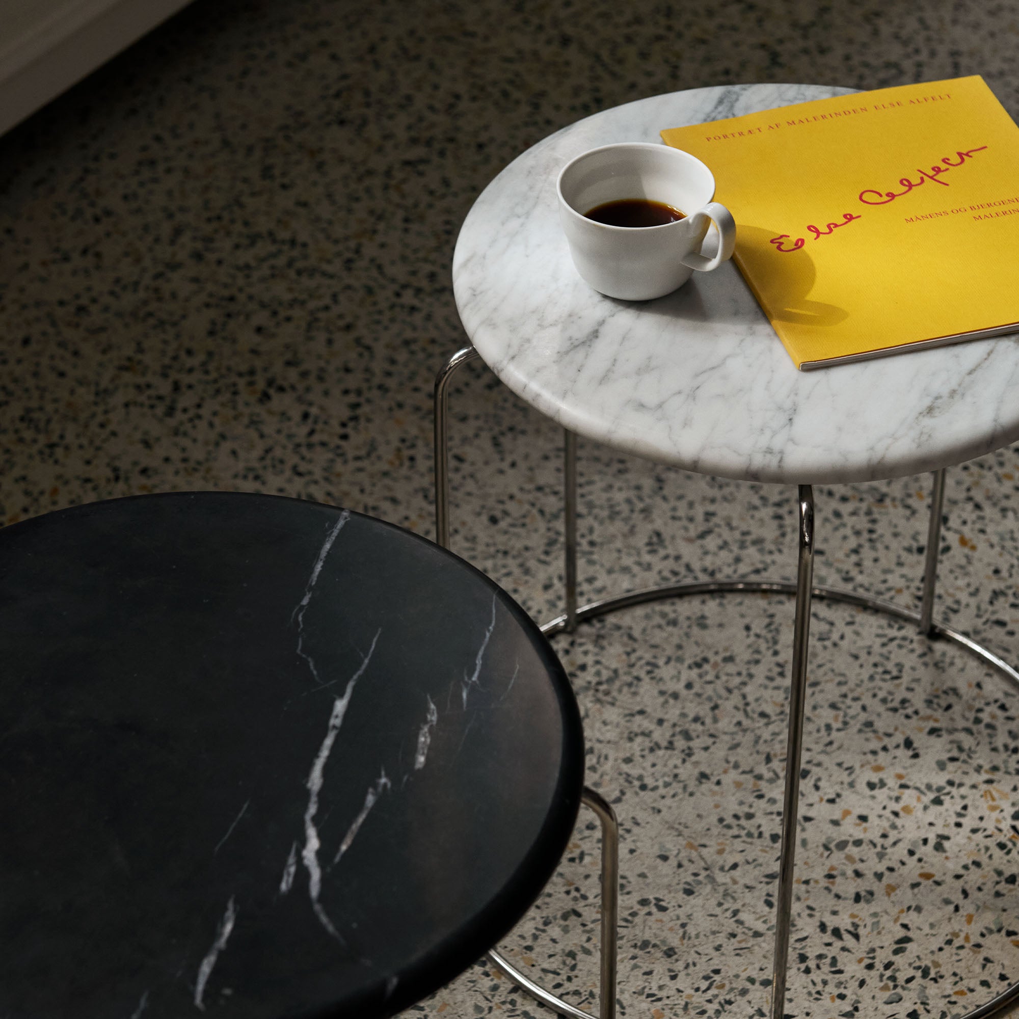 Wire stool, blat din marmură