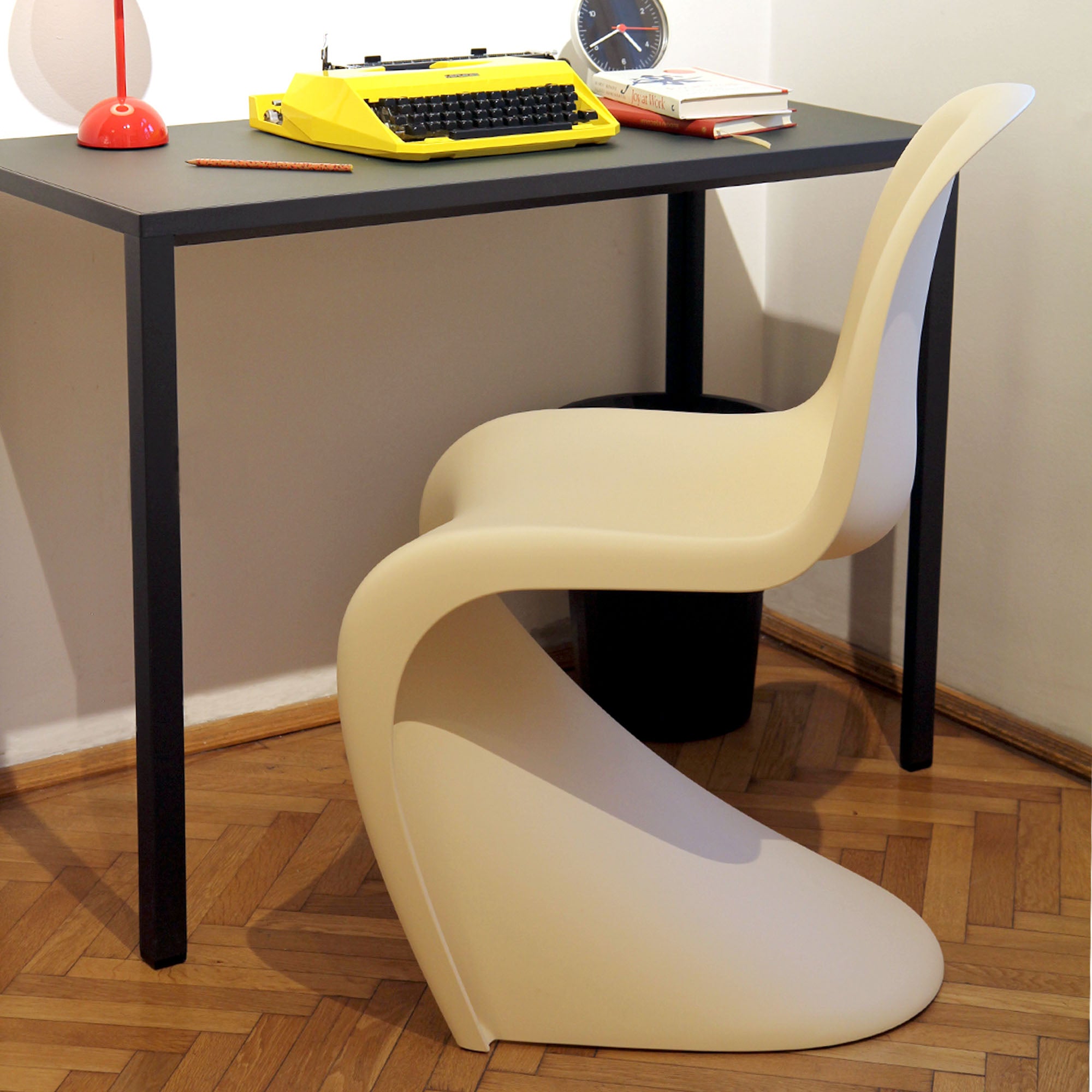 Panton Chair Ivory, scaun din plastic Limited Edition
