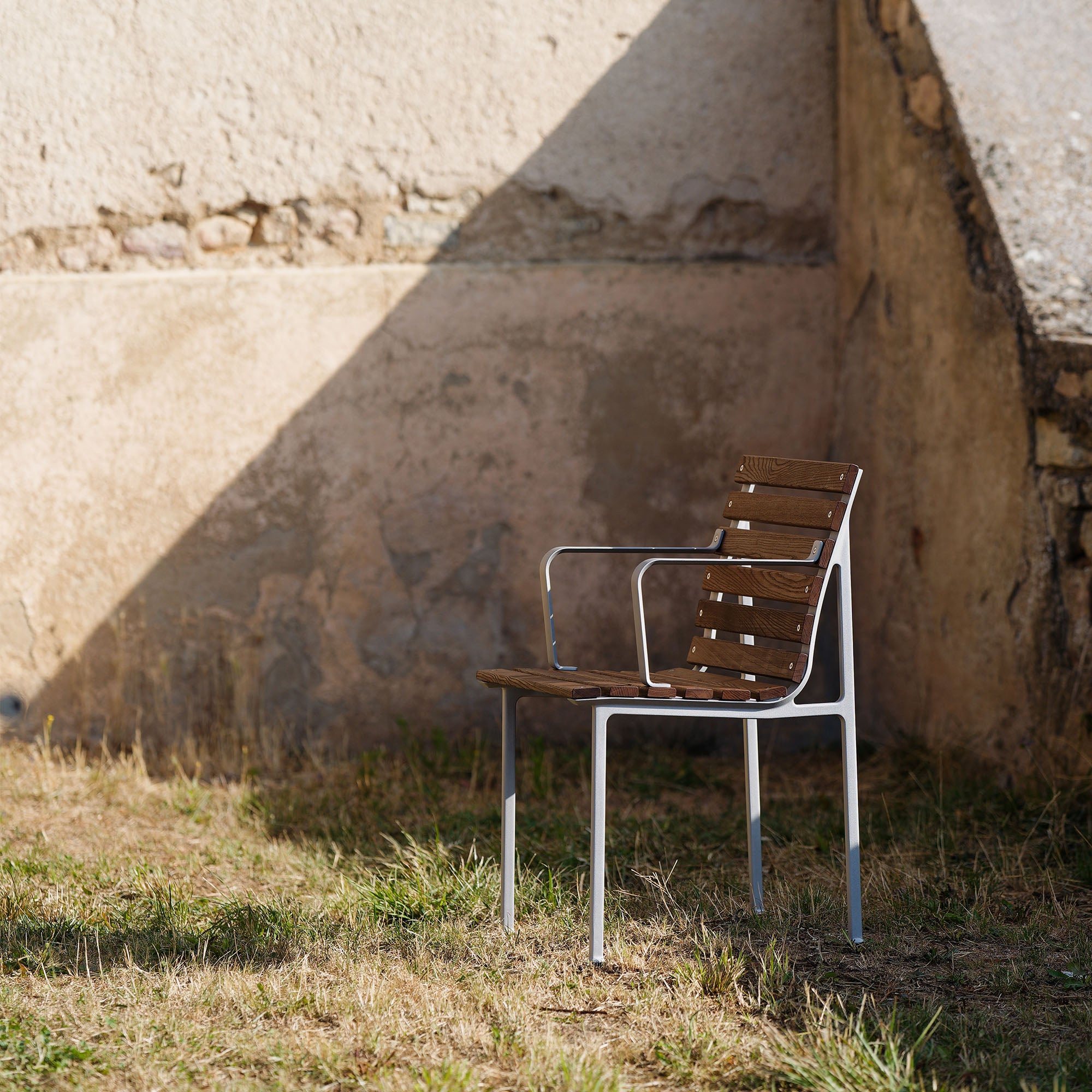 Traverse Armchair, scaun de exterior cu cotiere