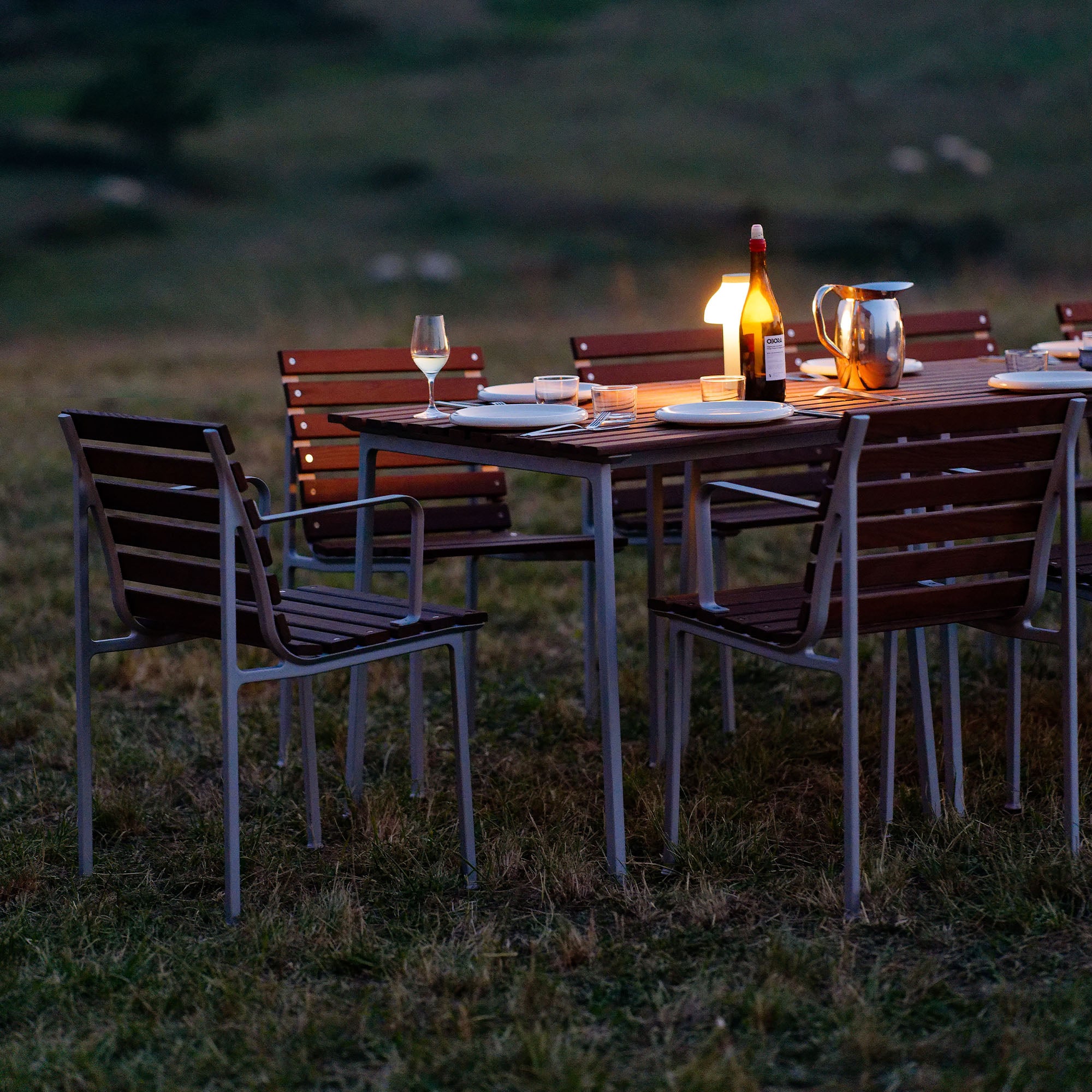 Traverse Table, masă de exterior 140x83 cm