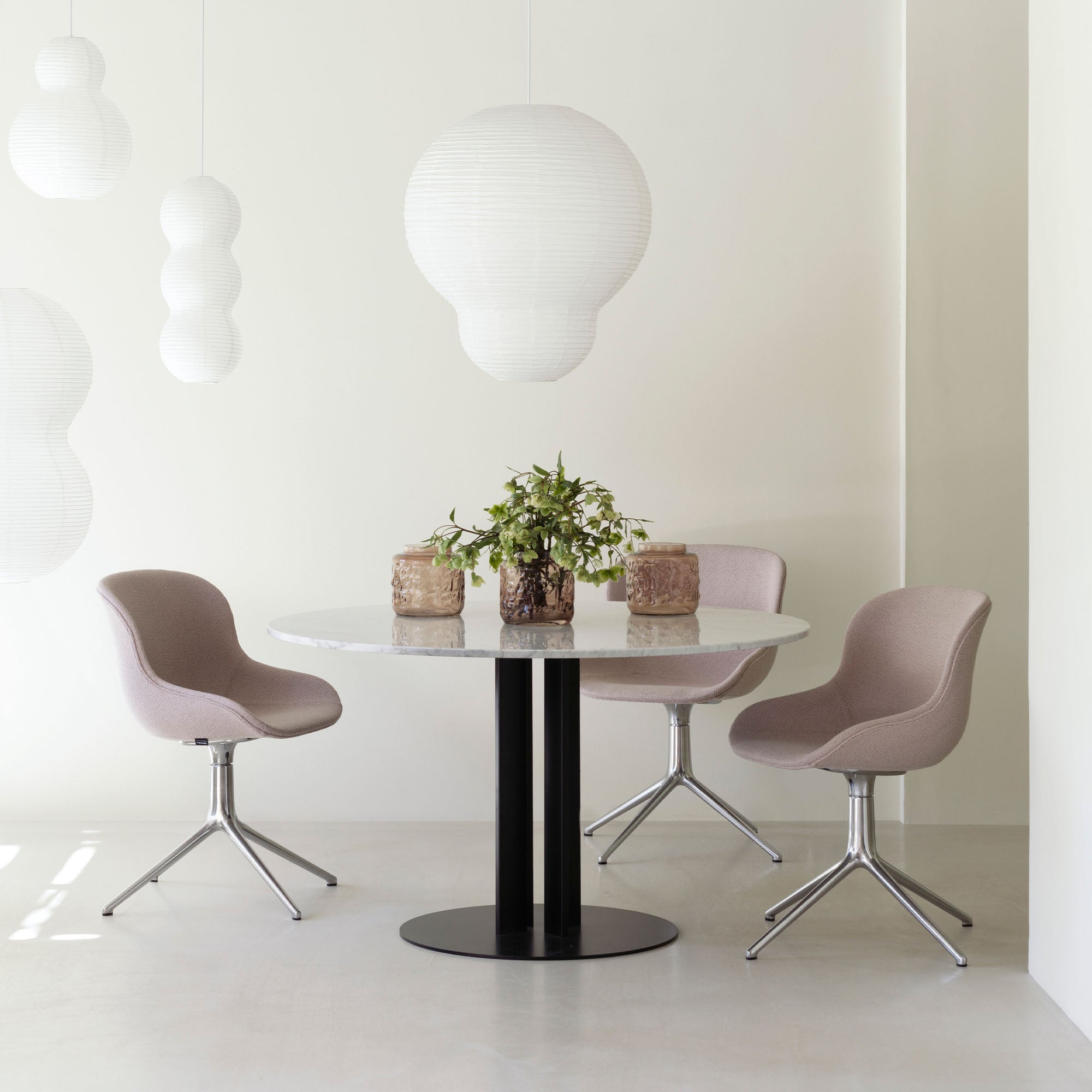 Scala Table, masă dining Ø130 cm