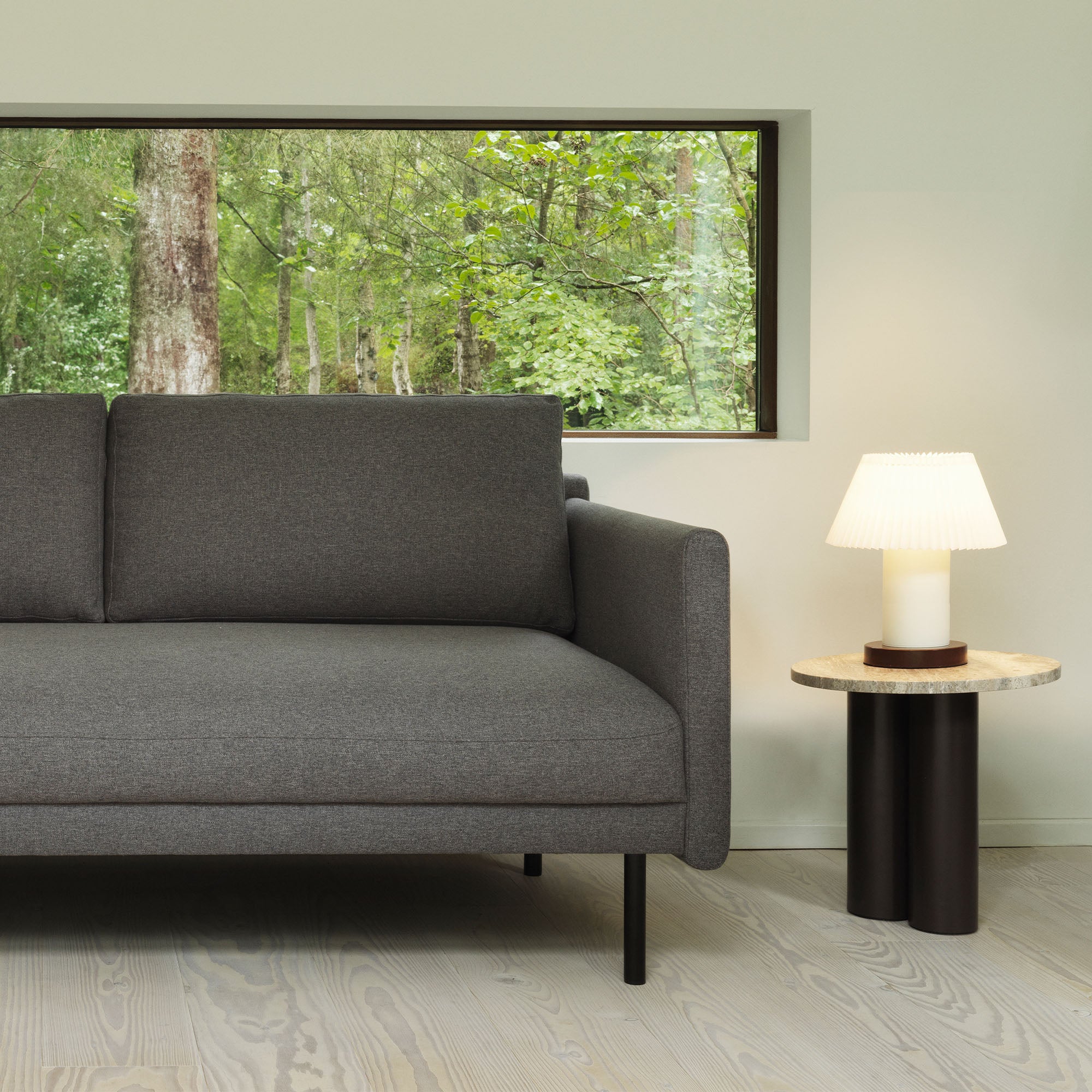 Dit Table Brown, măsuță