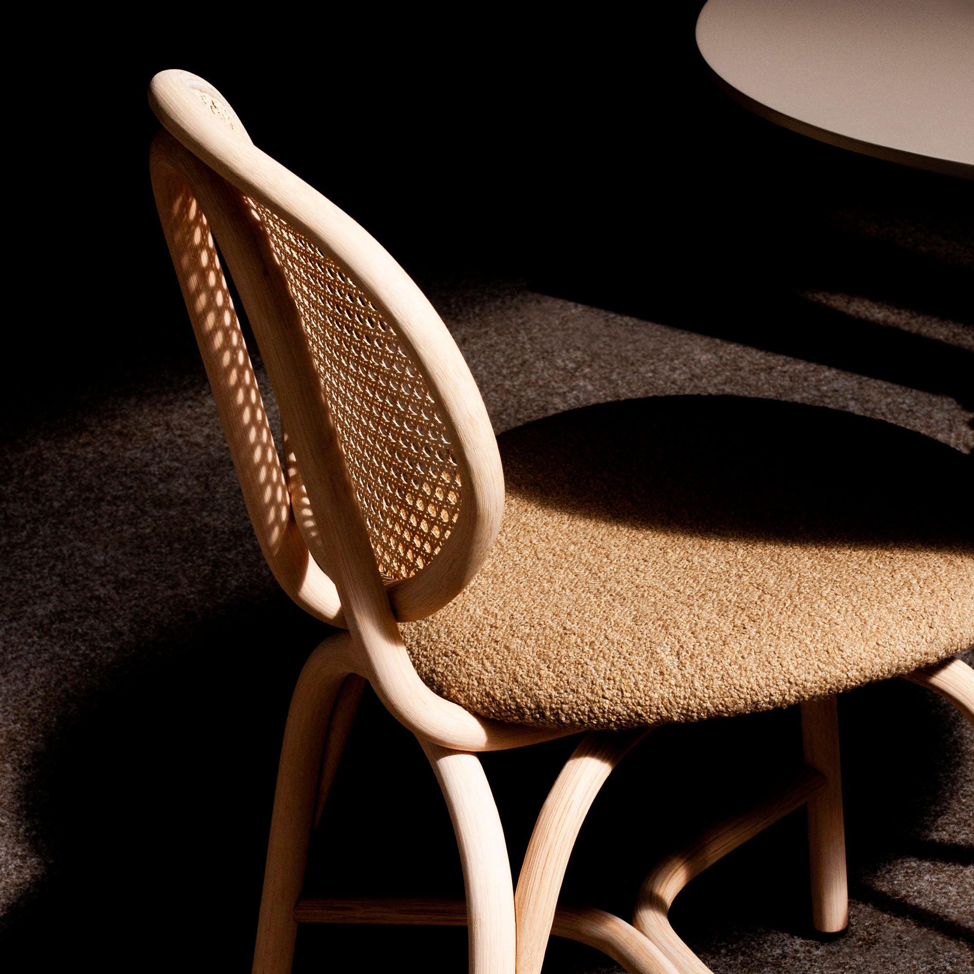 Loop Chair, scaun fără cotiere tapițat
