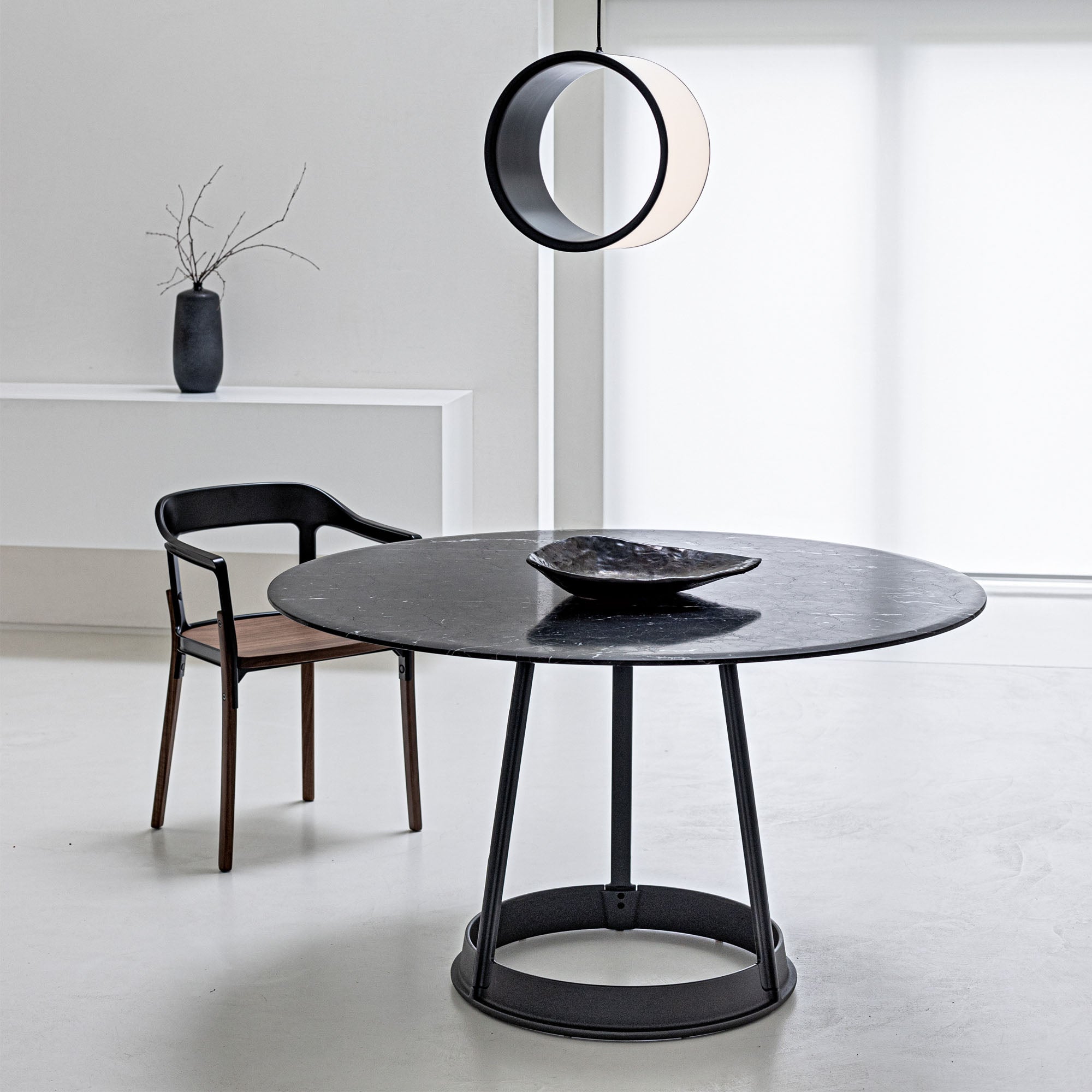 Brut Table, masă dining Ø130 cm