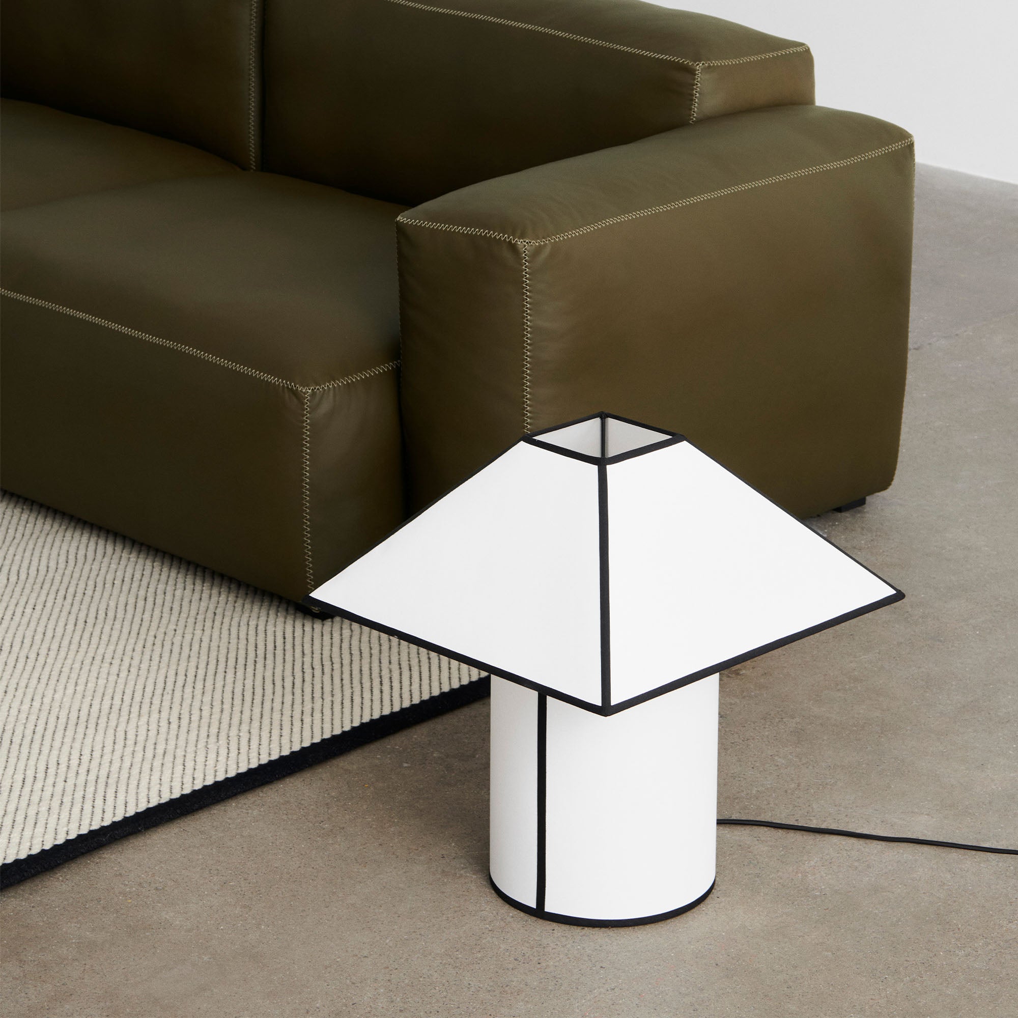 Ava Pyramid Table Lamp, lampă de masă Ø45 cm