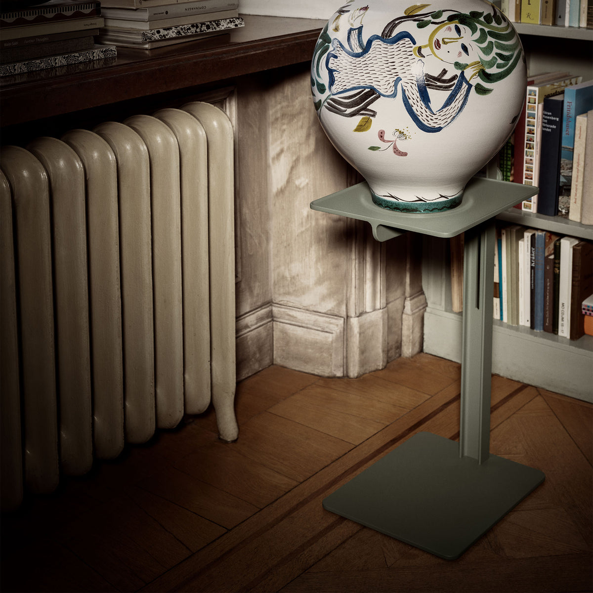String Museum Sidetable, măsuță laterală