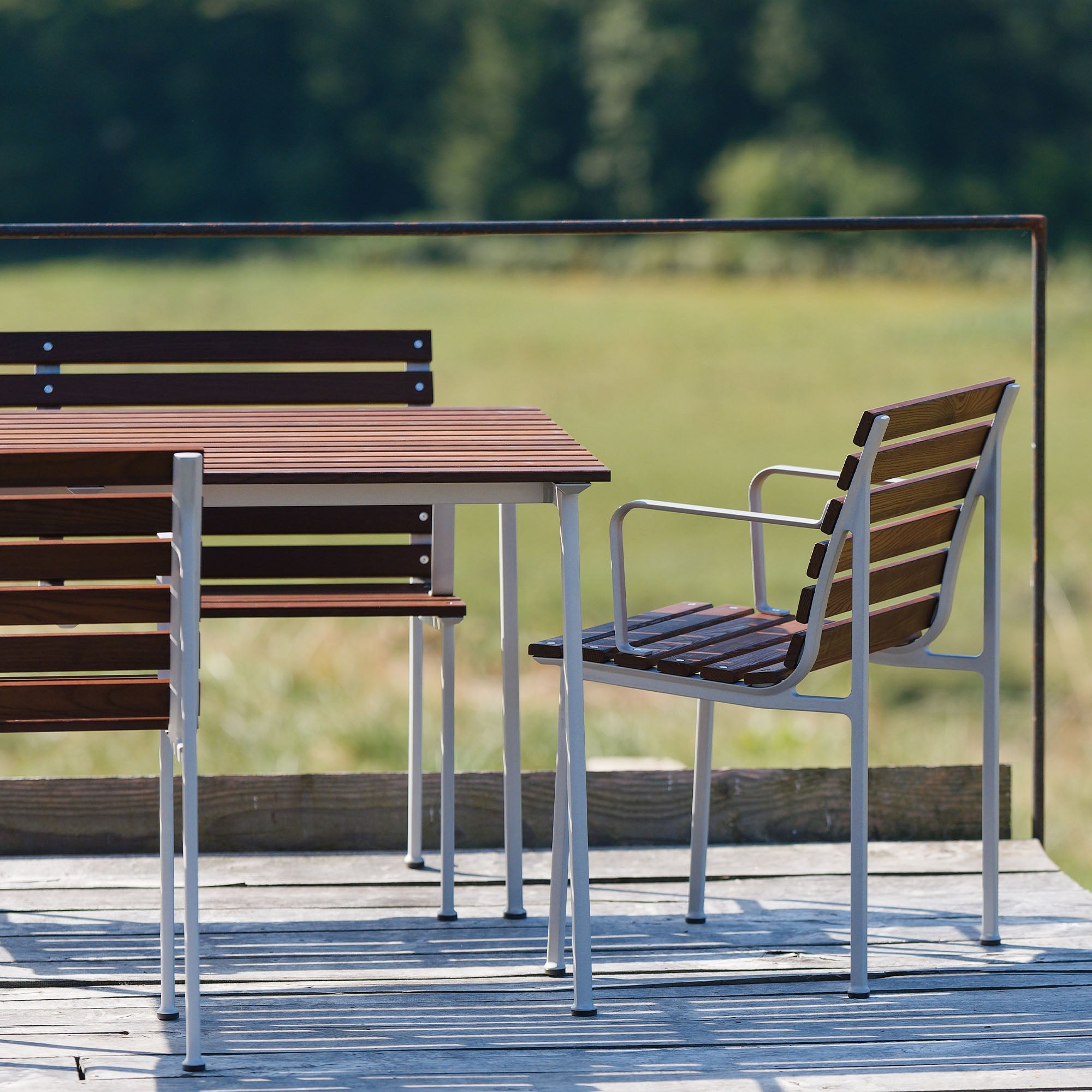 Traverse Table, masă de exterior 140x83 cm