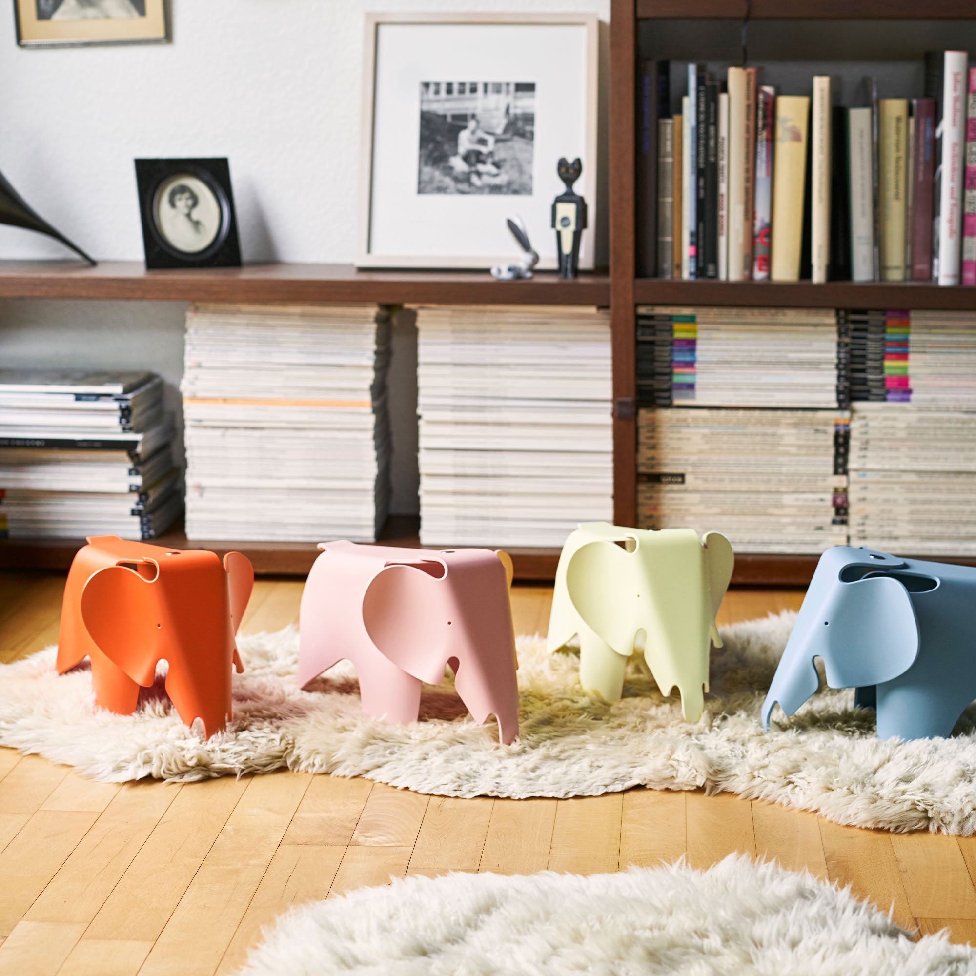 Eames Elephant canary RE S, obiect decor