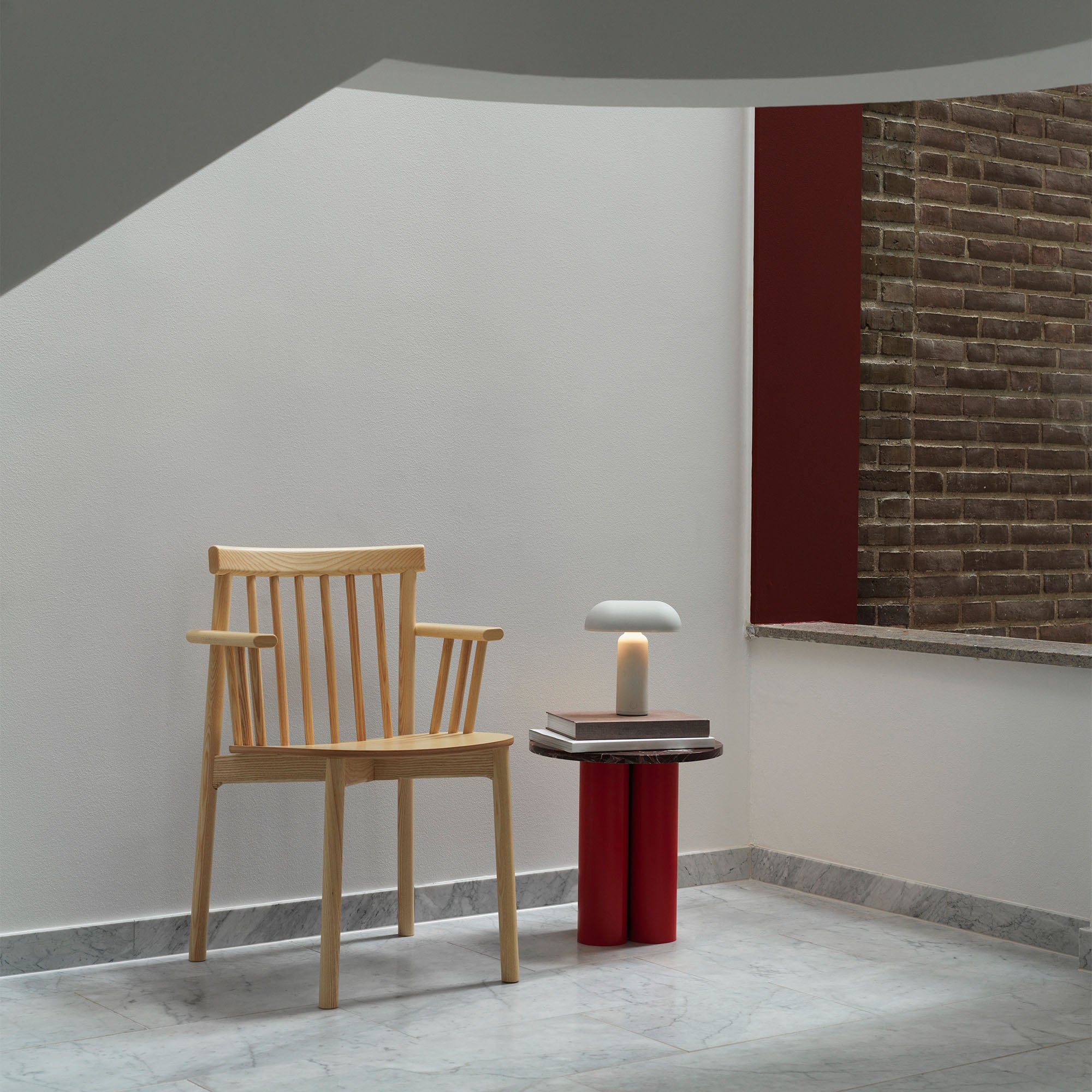 Dit Table Bright red, măsuță