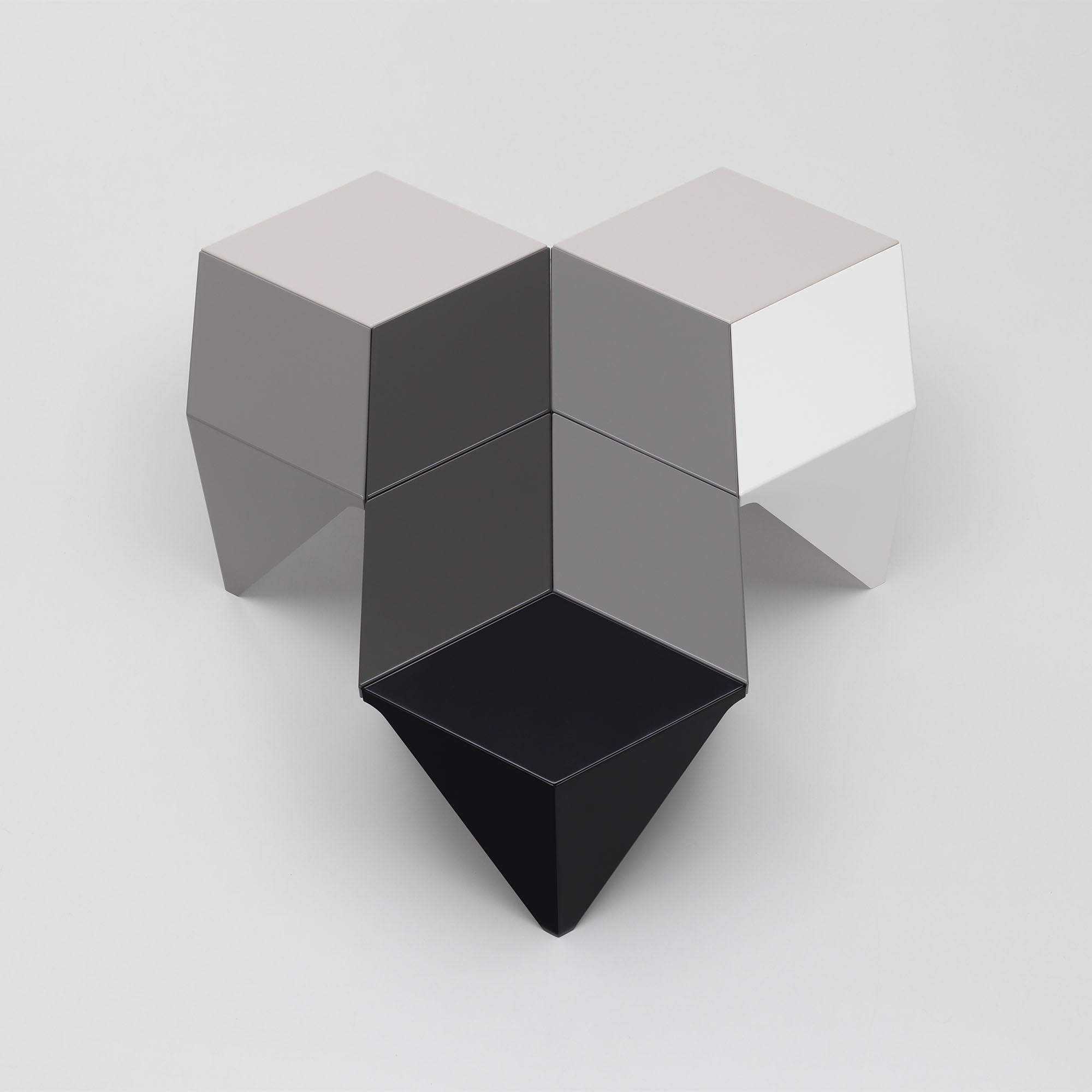 Prismatic Table, măsuță