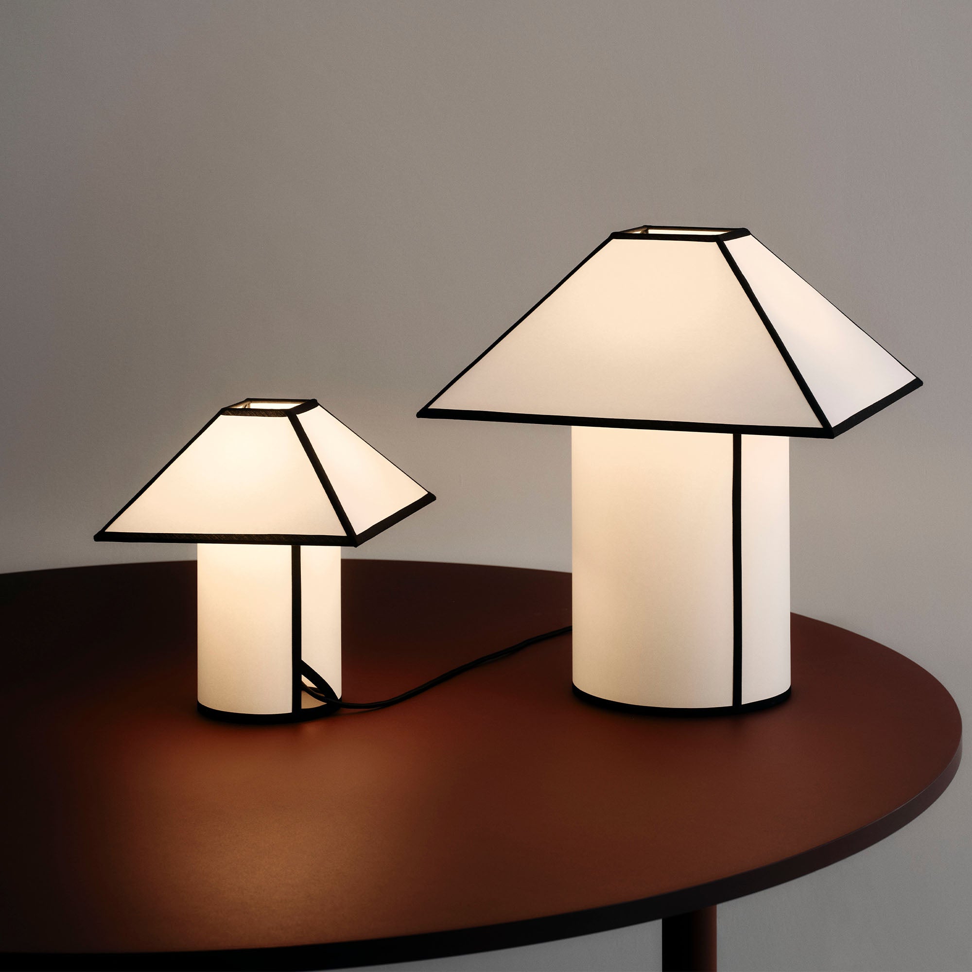 Ava Pyramid Table Lamp, lampă de masă Ø45 cm