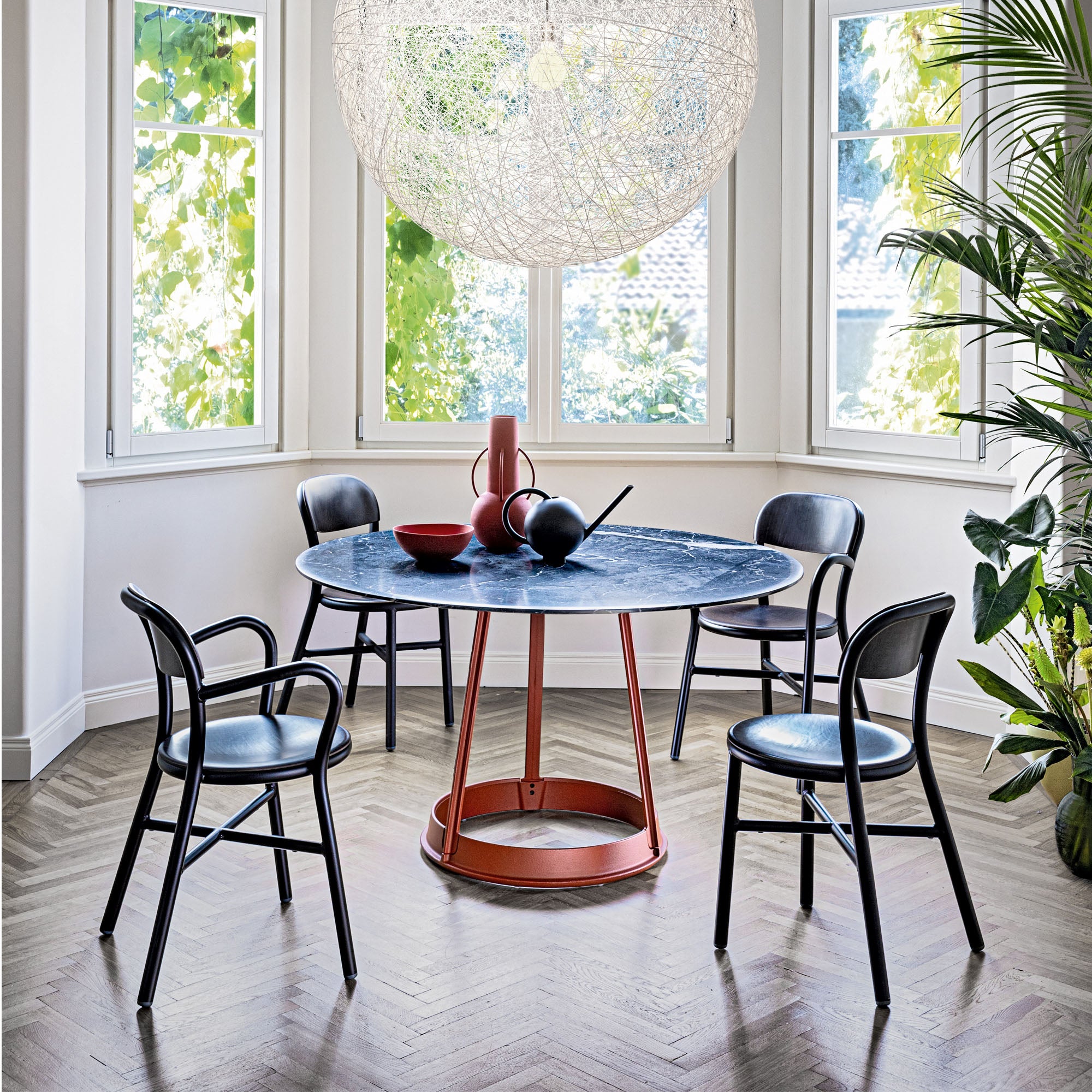 Brut Table, masă dining Ø130 cm