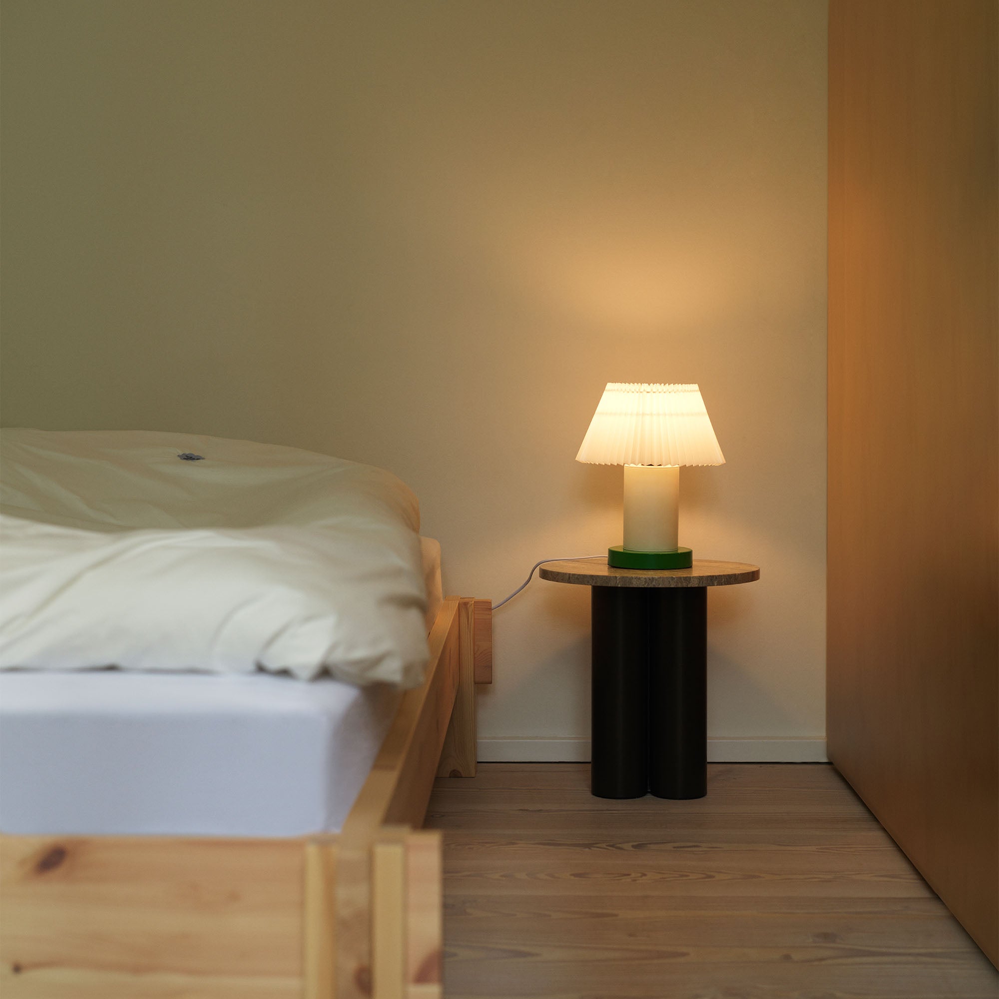 Dit Table Brown, măsuță