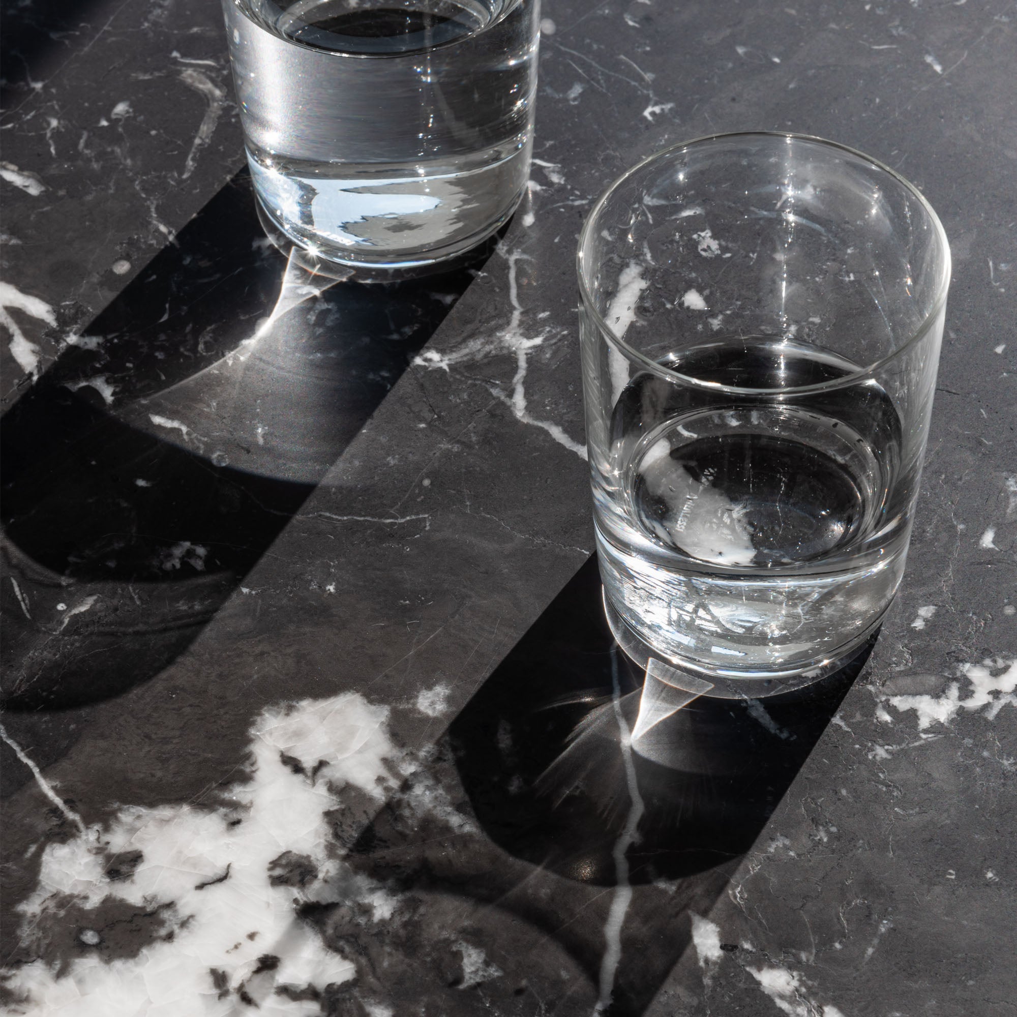 Brut Table, masă dining Ø130 cm