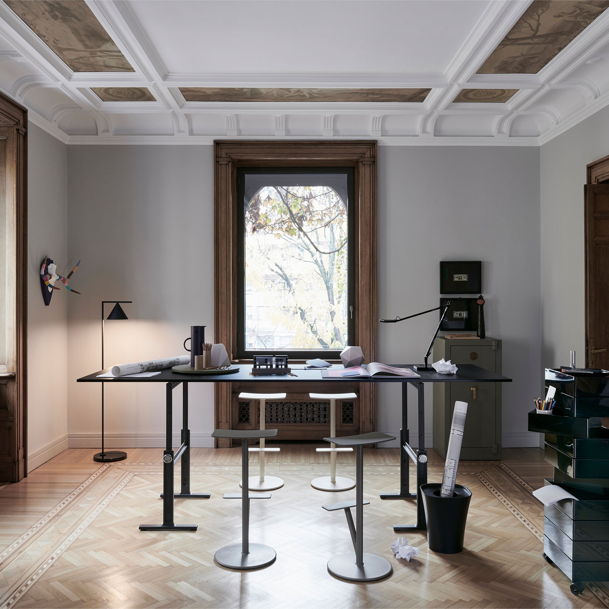 Brut Table, masă cu înălțime ajustabilă 280x95 cm