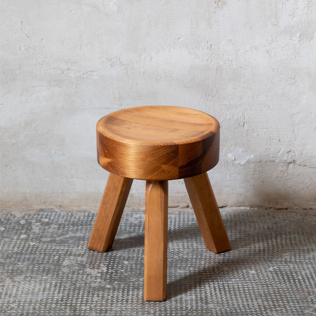AML Stool, taburet din lemn