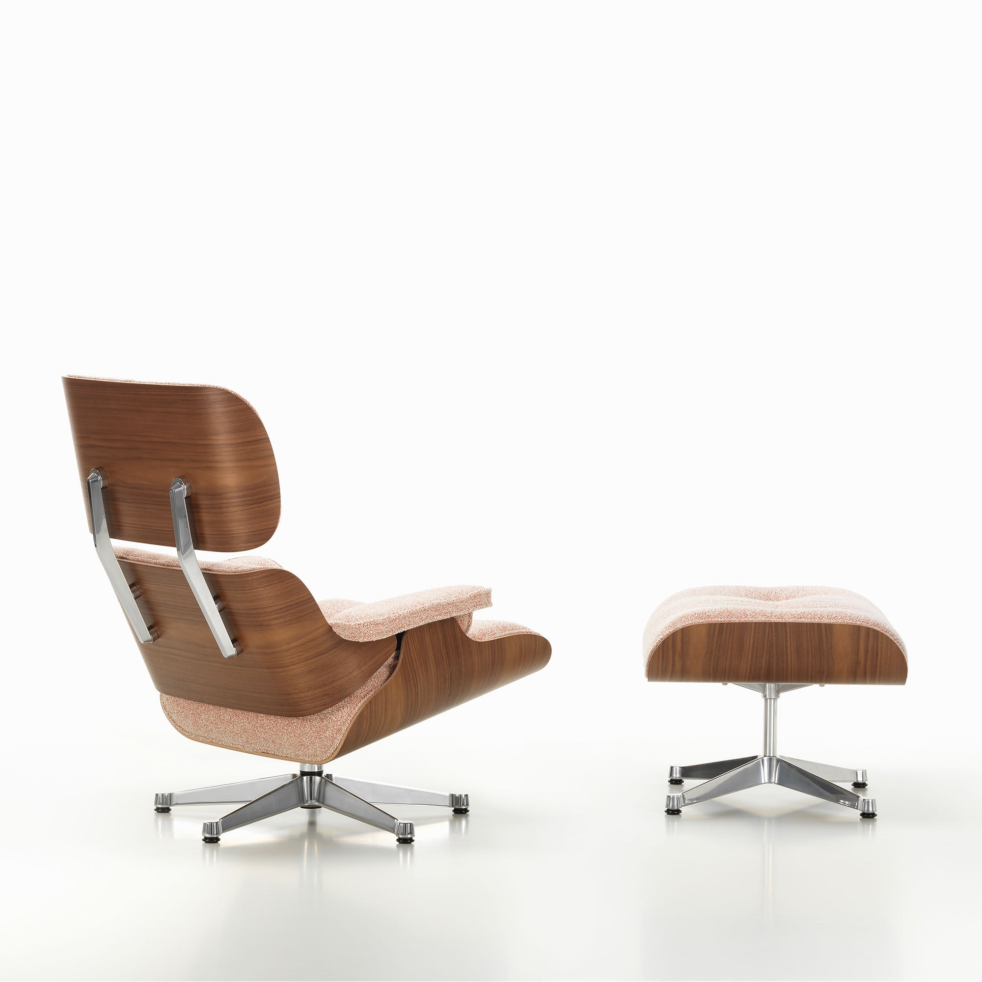 Eames Lounge Chair cu Otoman, lemn de nuc și bază satinată
