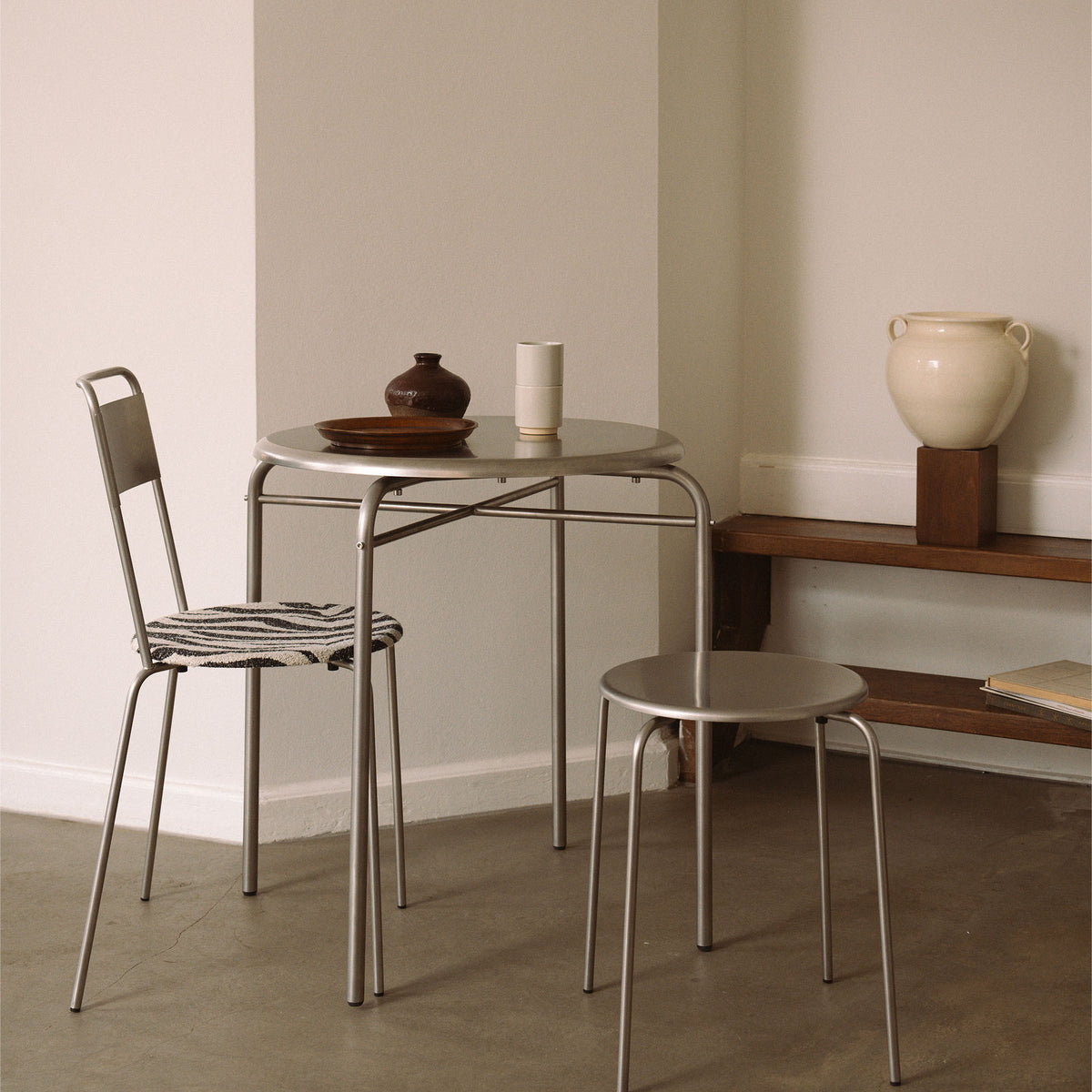 Petit Rond Chair Zebra, scaun din metal