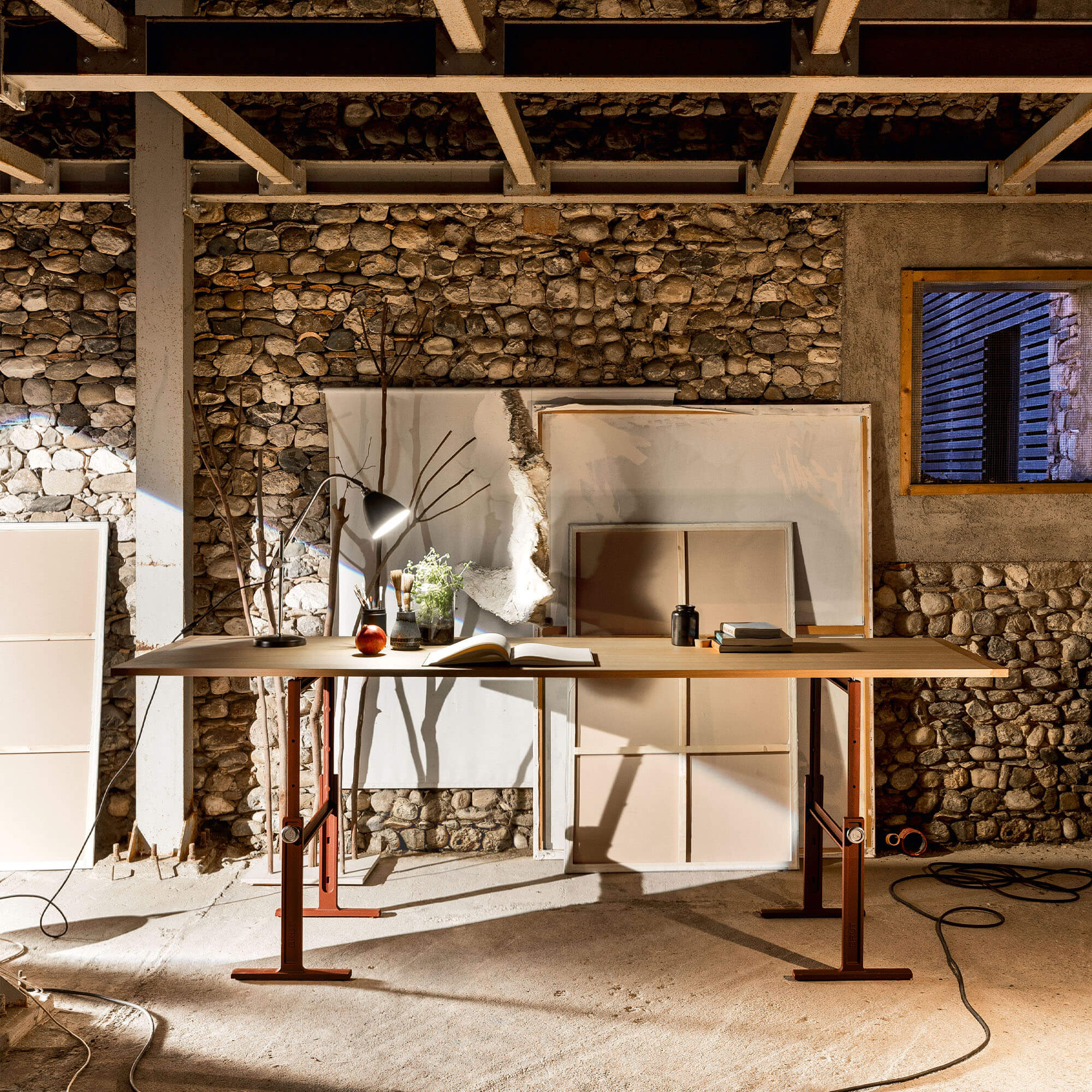 Brut Table, masă cu înălțime ajustabilă 280x95 cm
