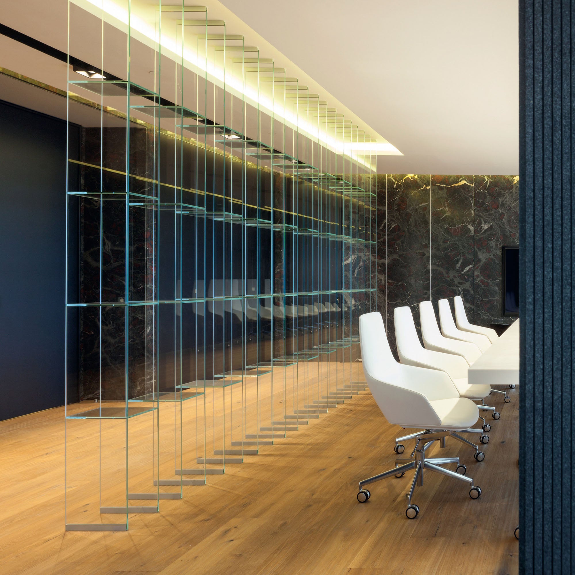 Aston 1927, scaun de birou