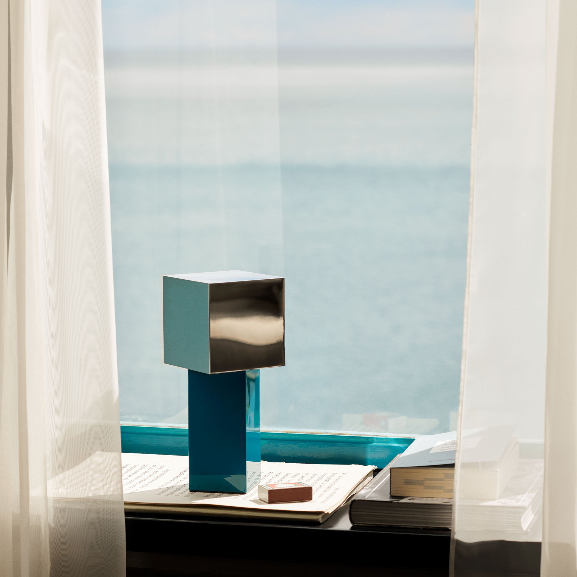 Pivot ATD7, lampă portabilă