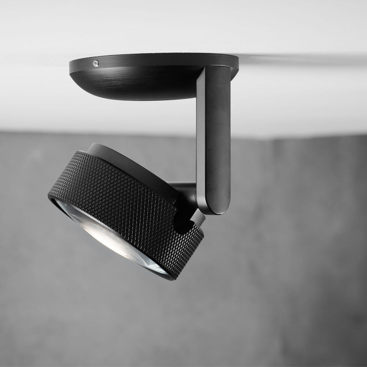 Cosmo C1, lampă flexibilă de tavan