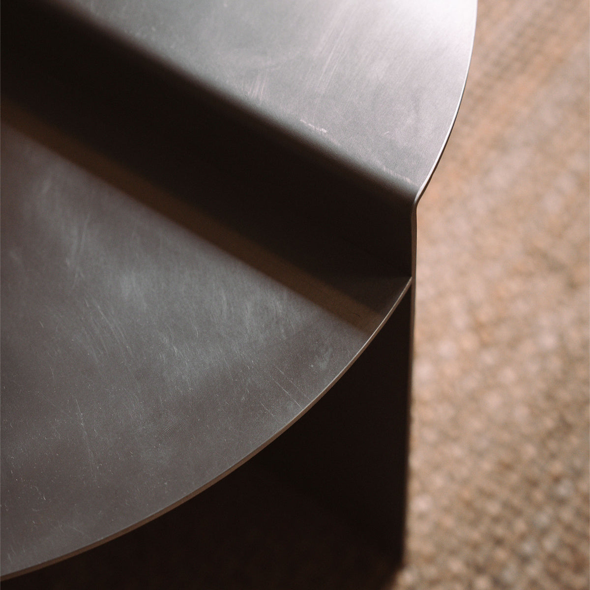 Rivet Side Table Aluminium, măsuță ocazională