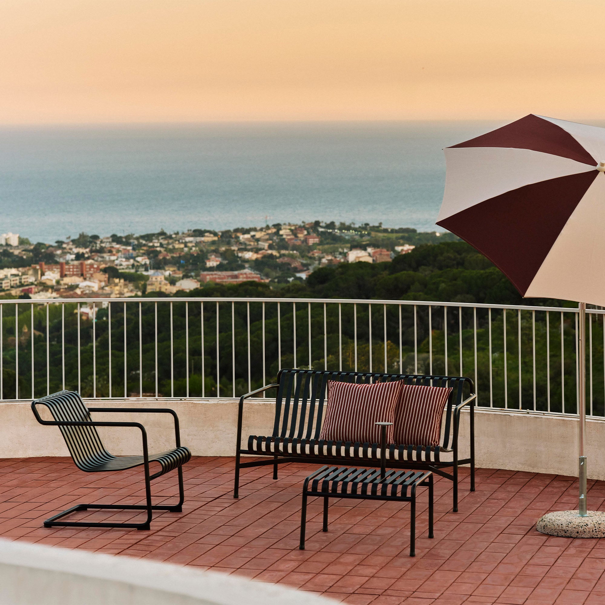 Palissade Cantilever fotoliul lounge cu cotiere de exterior