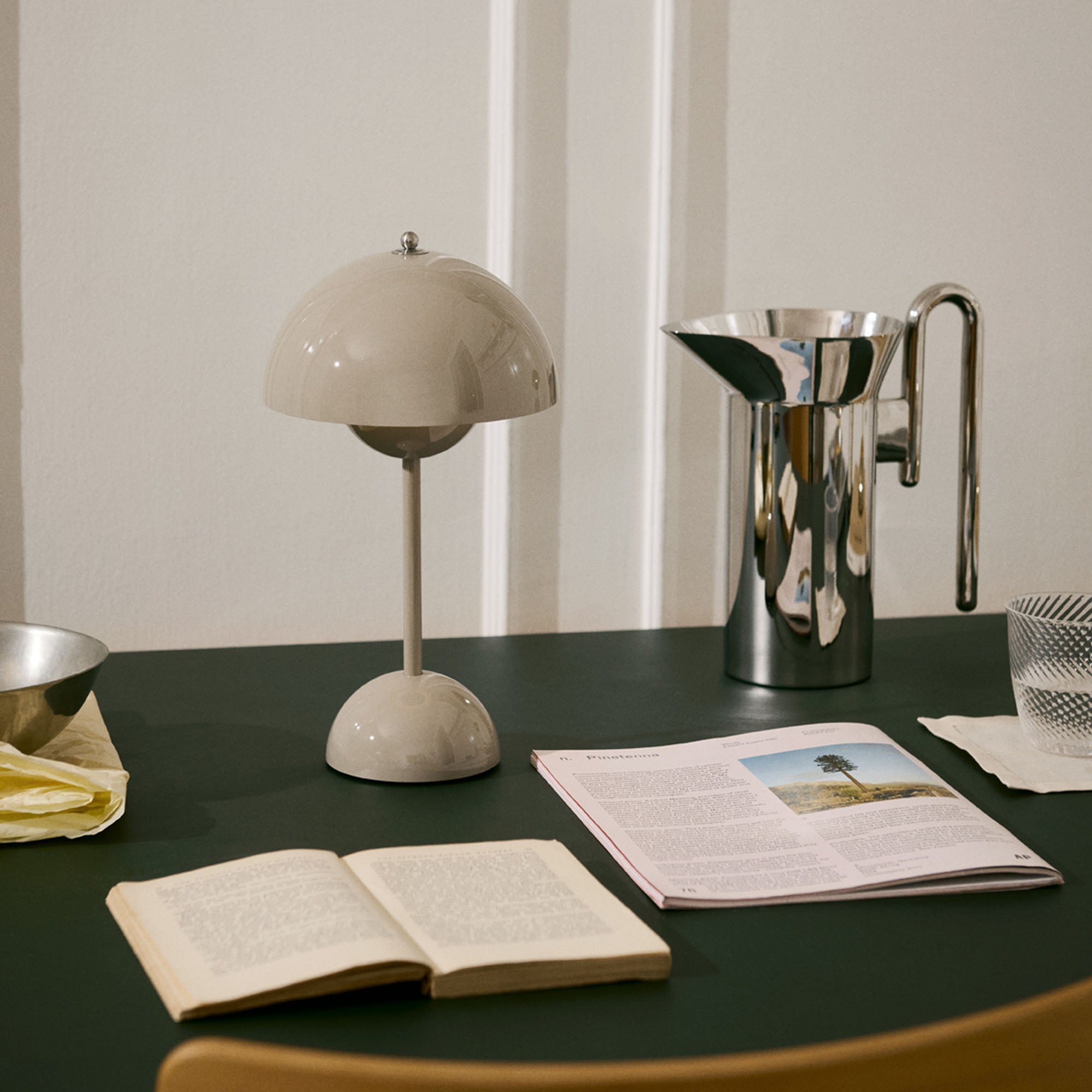 Momento JH38 Jug, carafă metalică