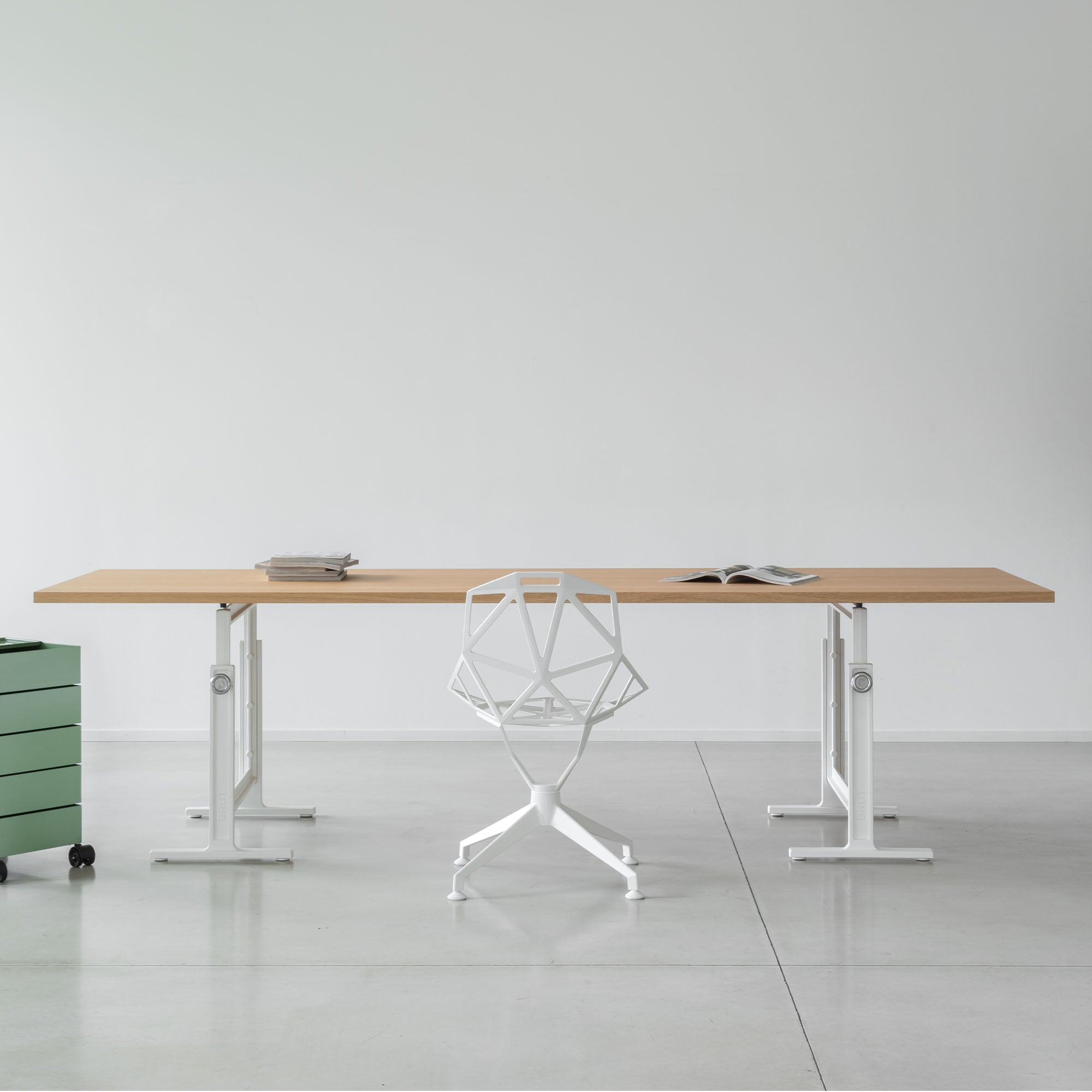 Brut Table, masă cu înălțime ajustabilă 280x95 cm