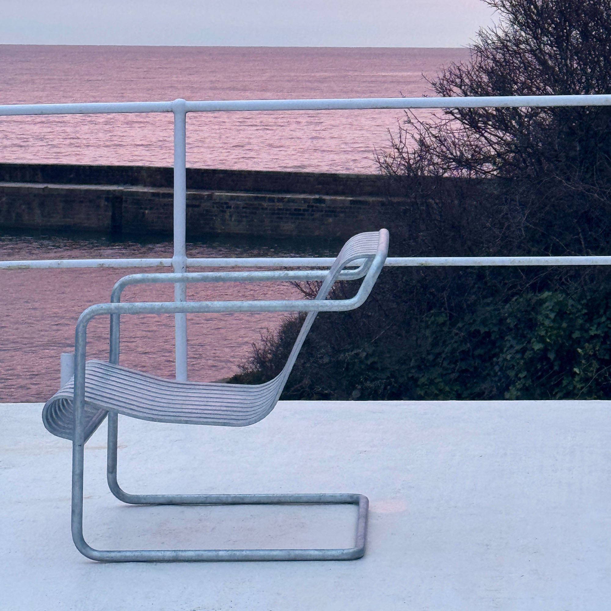Palissade Cantilever fotoliul lounge cu cotiere de exterior