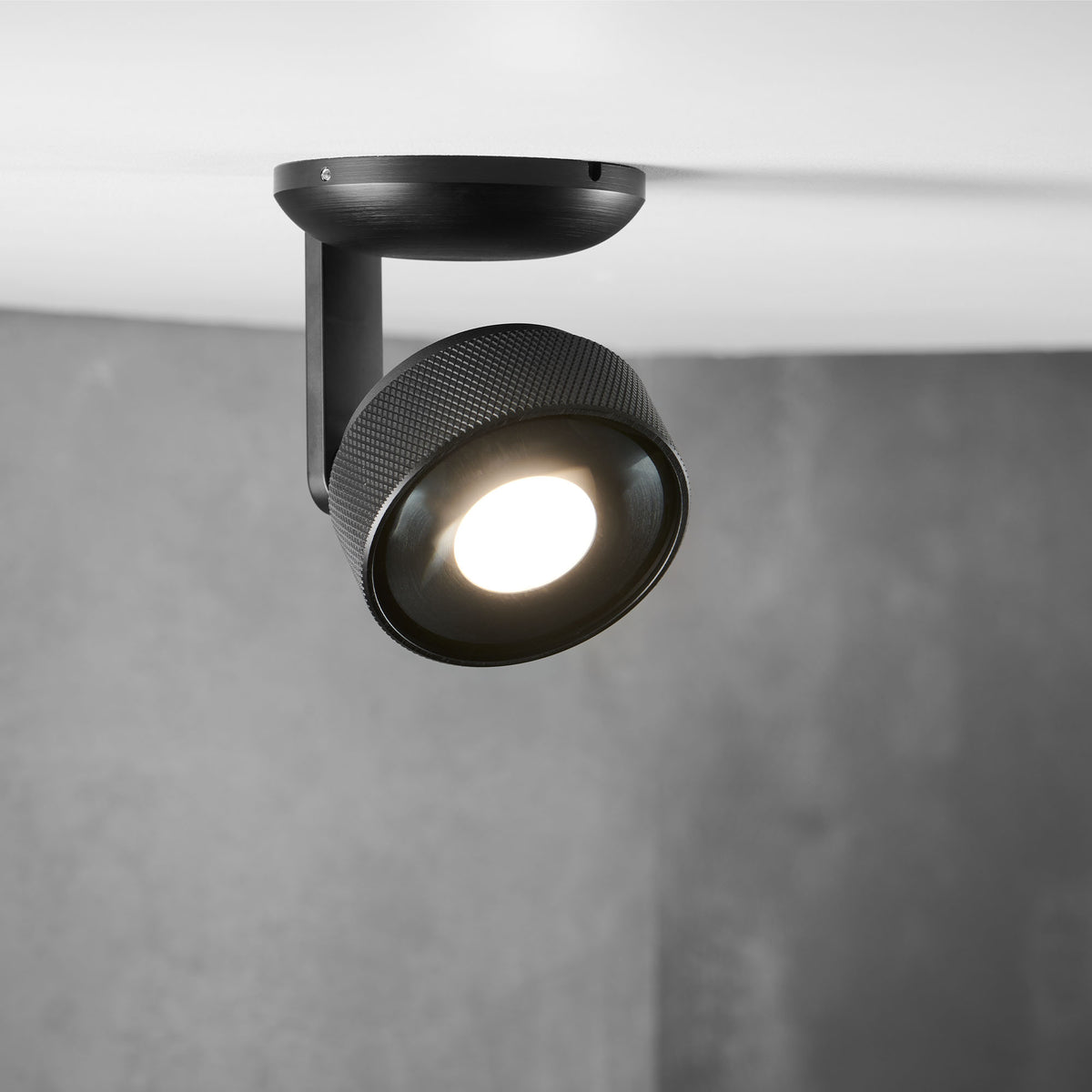 Cosmo C1, lampă flexibilă de tavan