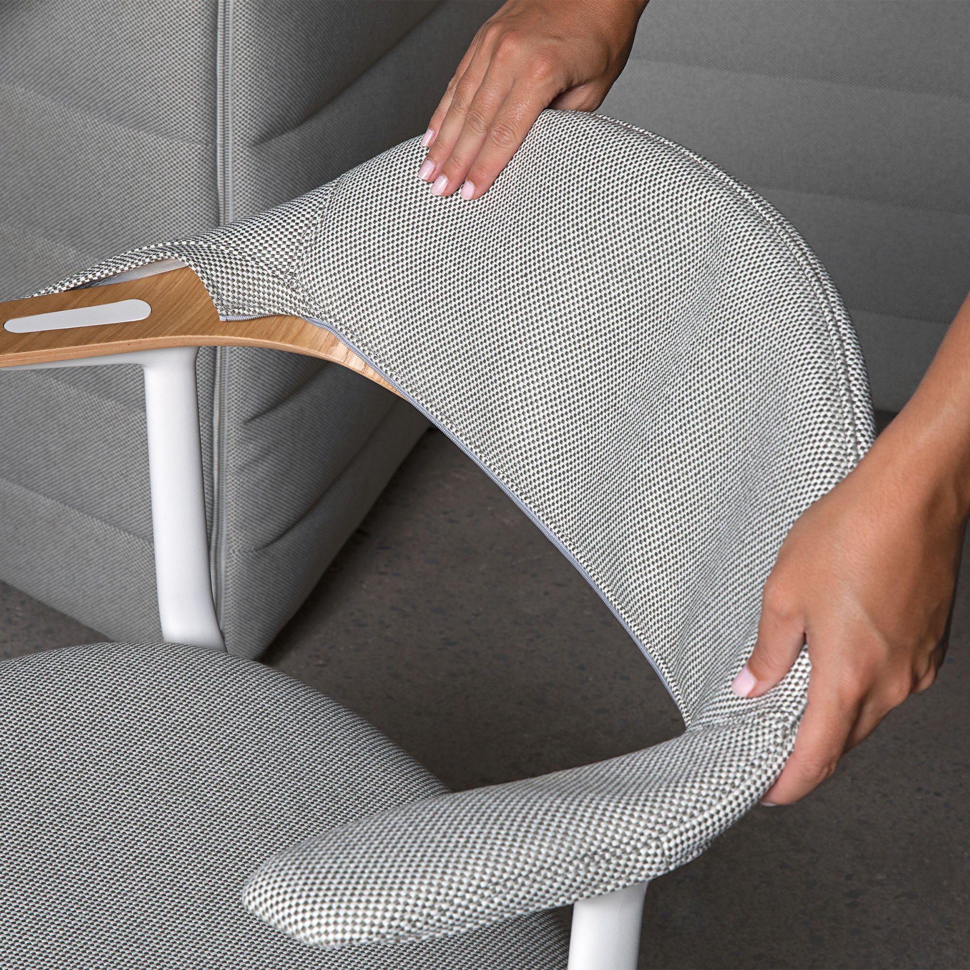 Mynt, scaun de birou cu șezut și spătar tapițat