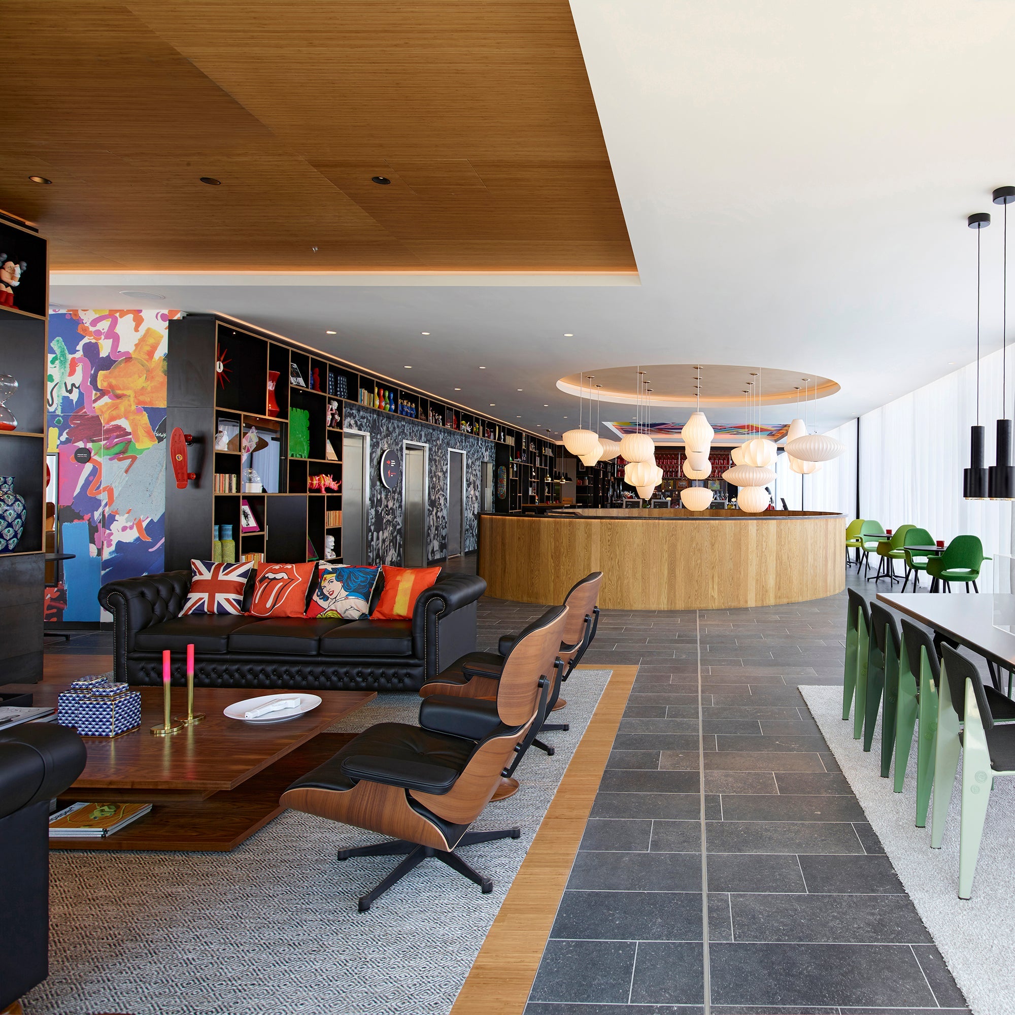 Eames Lounge Chair cu Otoman (lemn din palisandru)