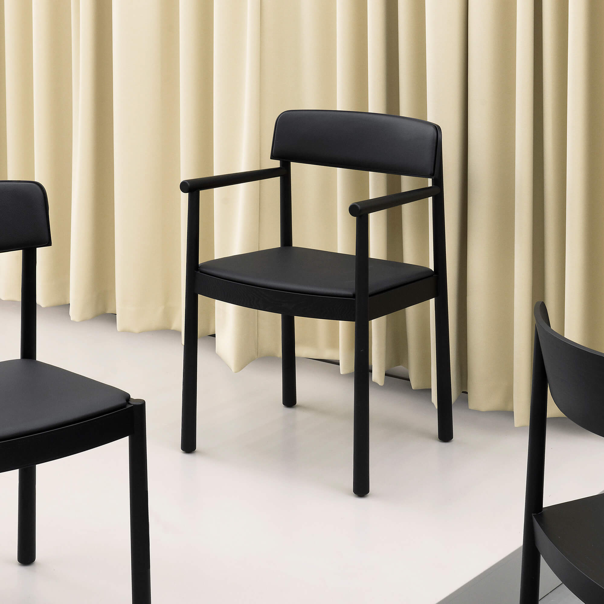 Timb Armchair, scaun de dining cu cotiere tapițat