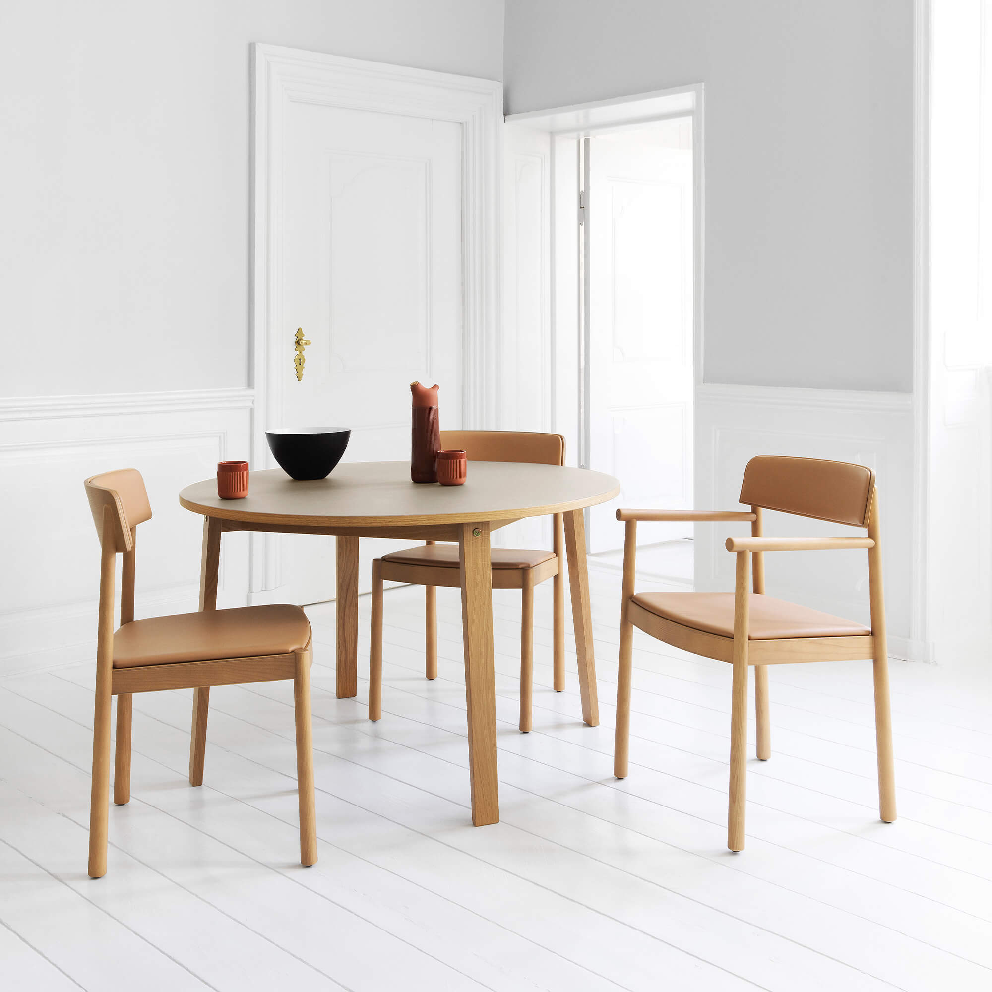 Timb Armchair, scaun de dining cu cotiere tapițat