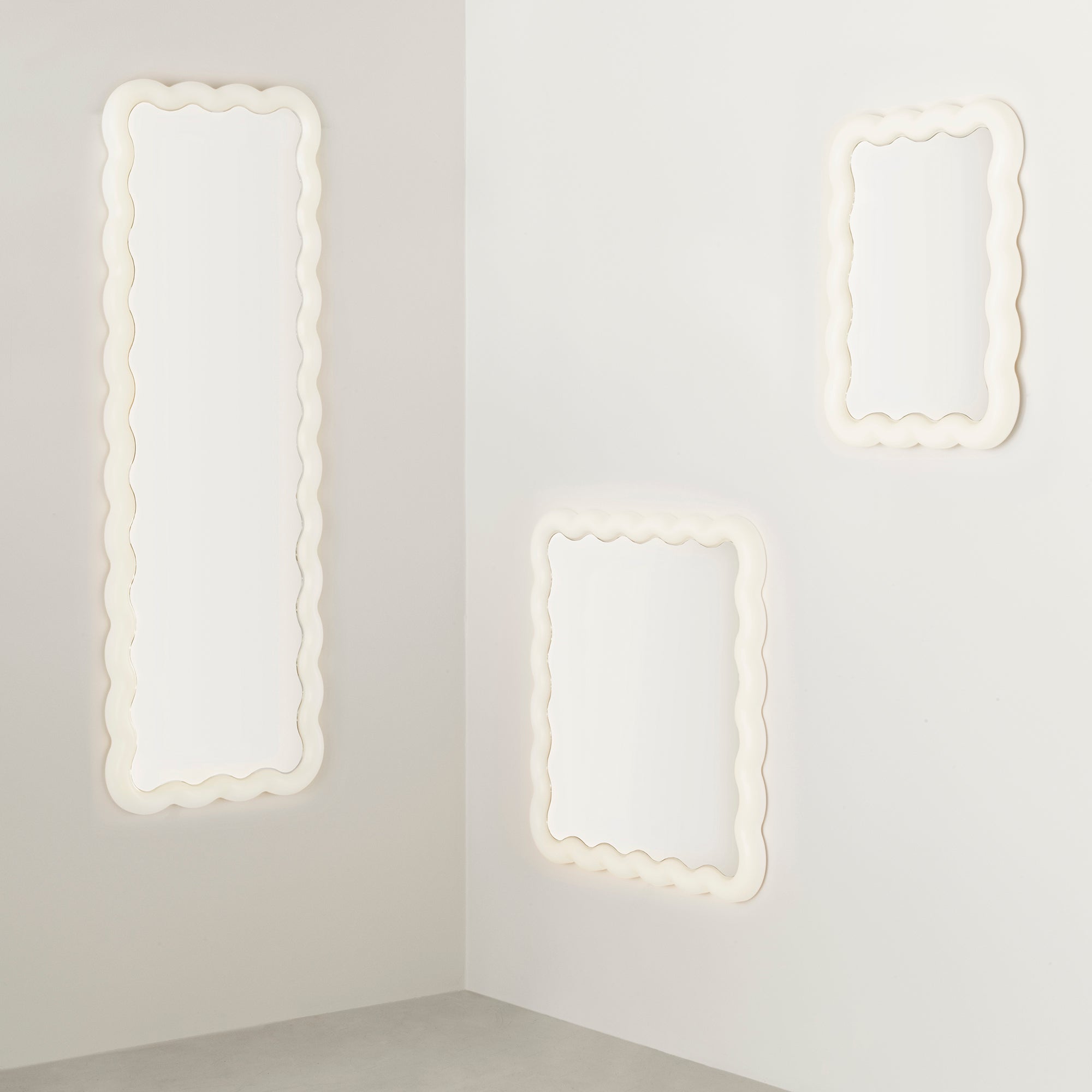 Illu Mirror, oglindă de perete 80x80 cm