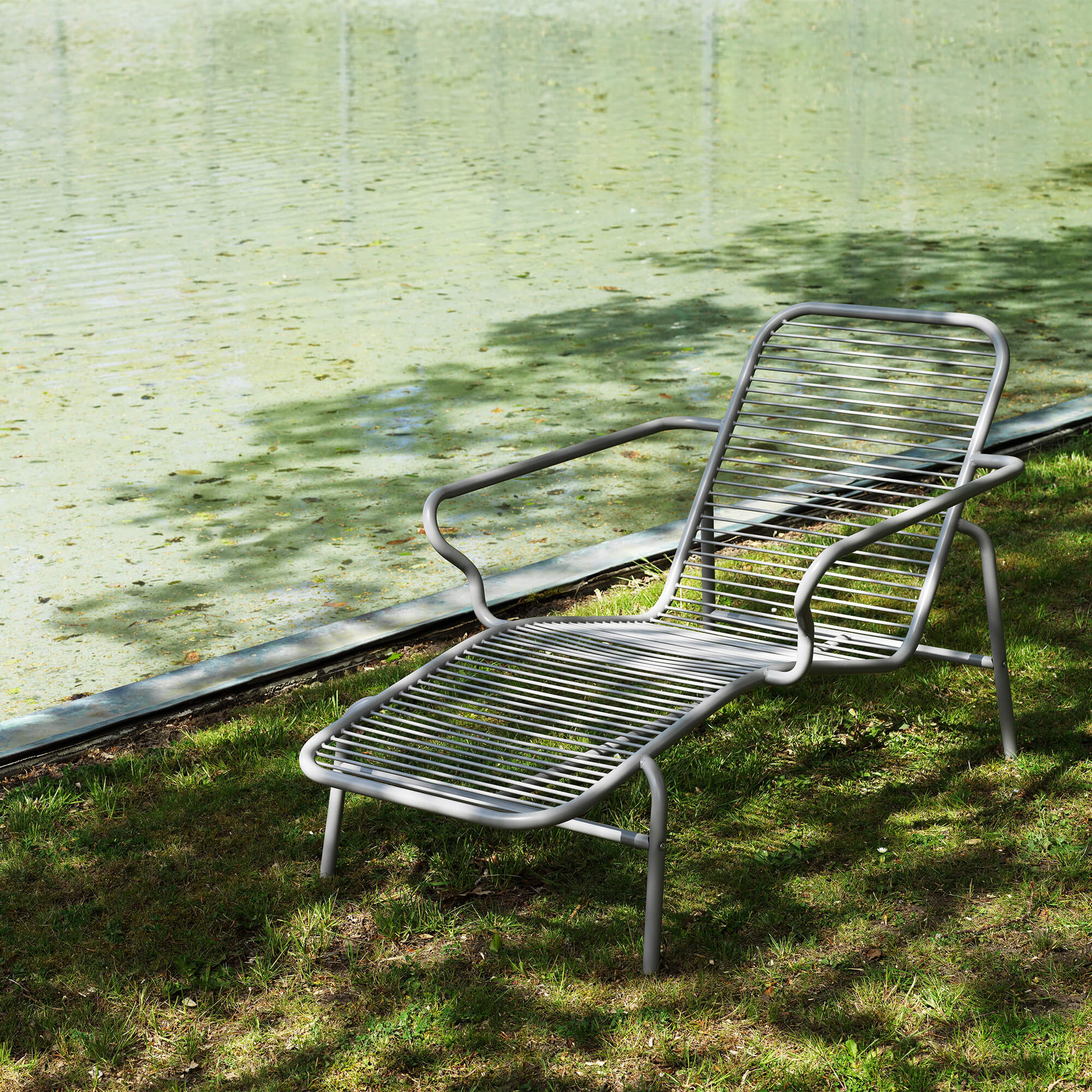 Vig Chaise Longue, șezlong de metal