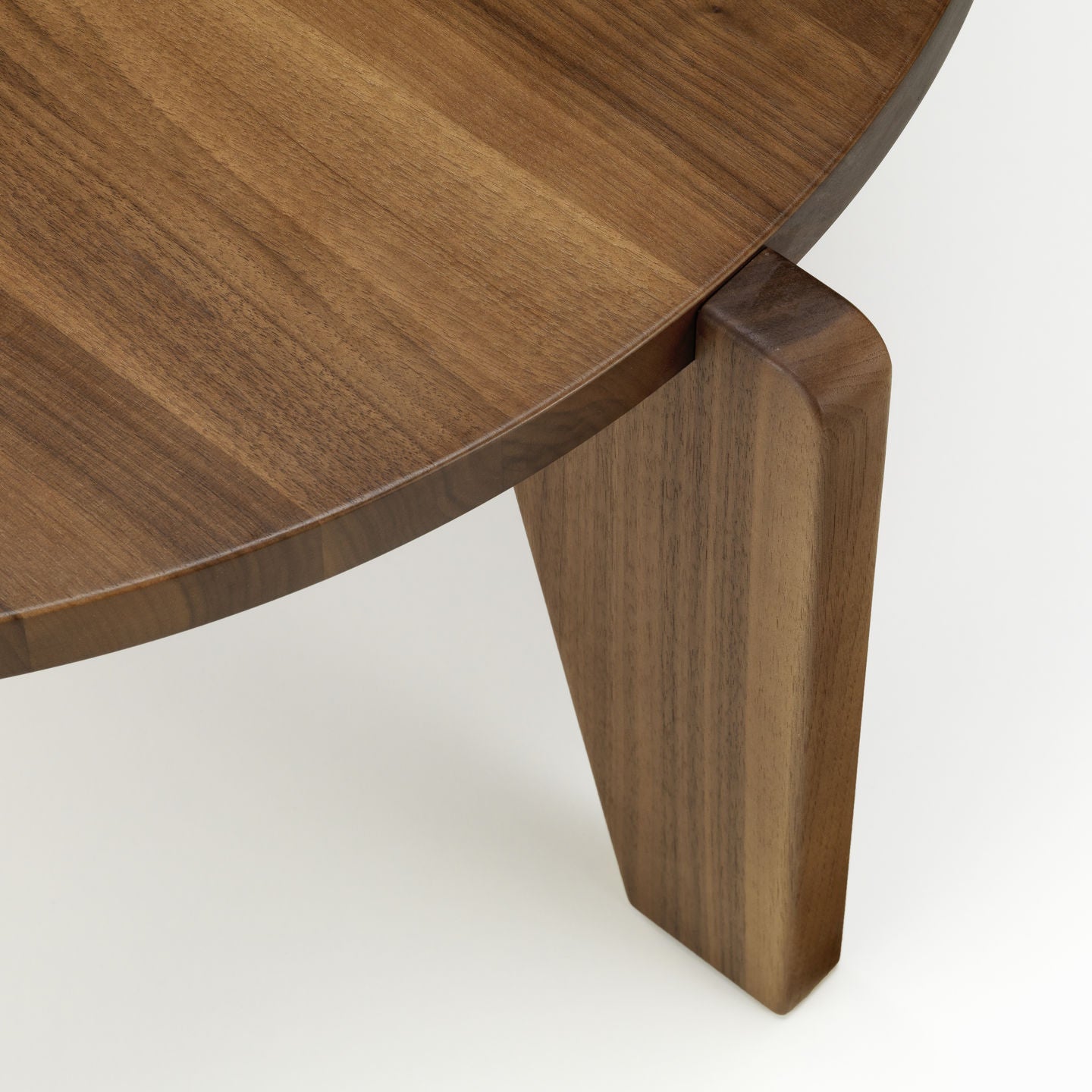 Guéridon Bas, masă de cafea