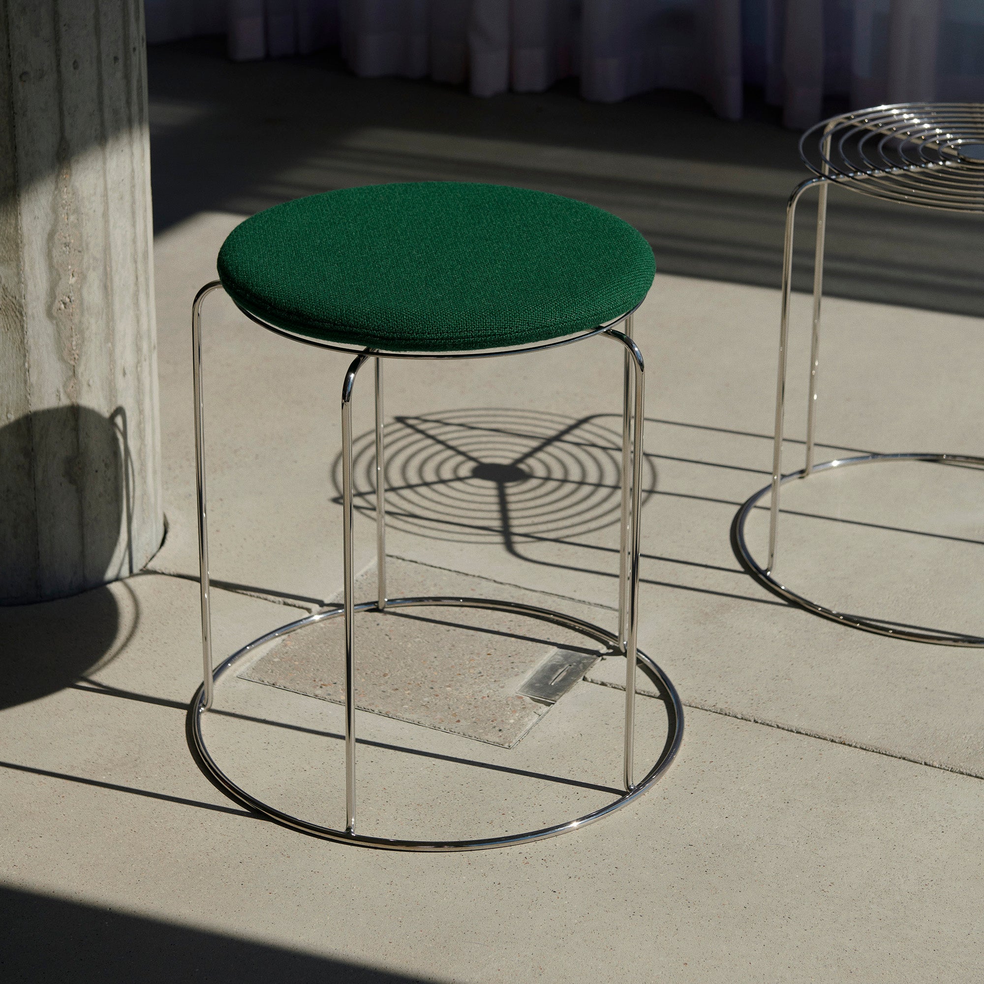 Wire stool, taburet